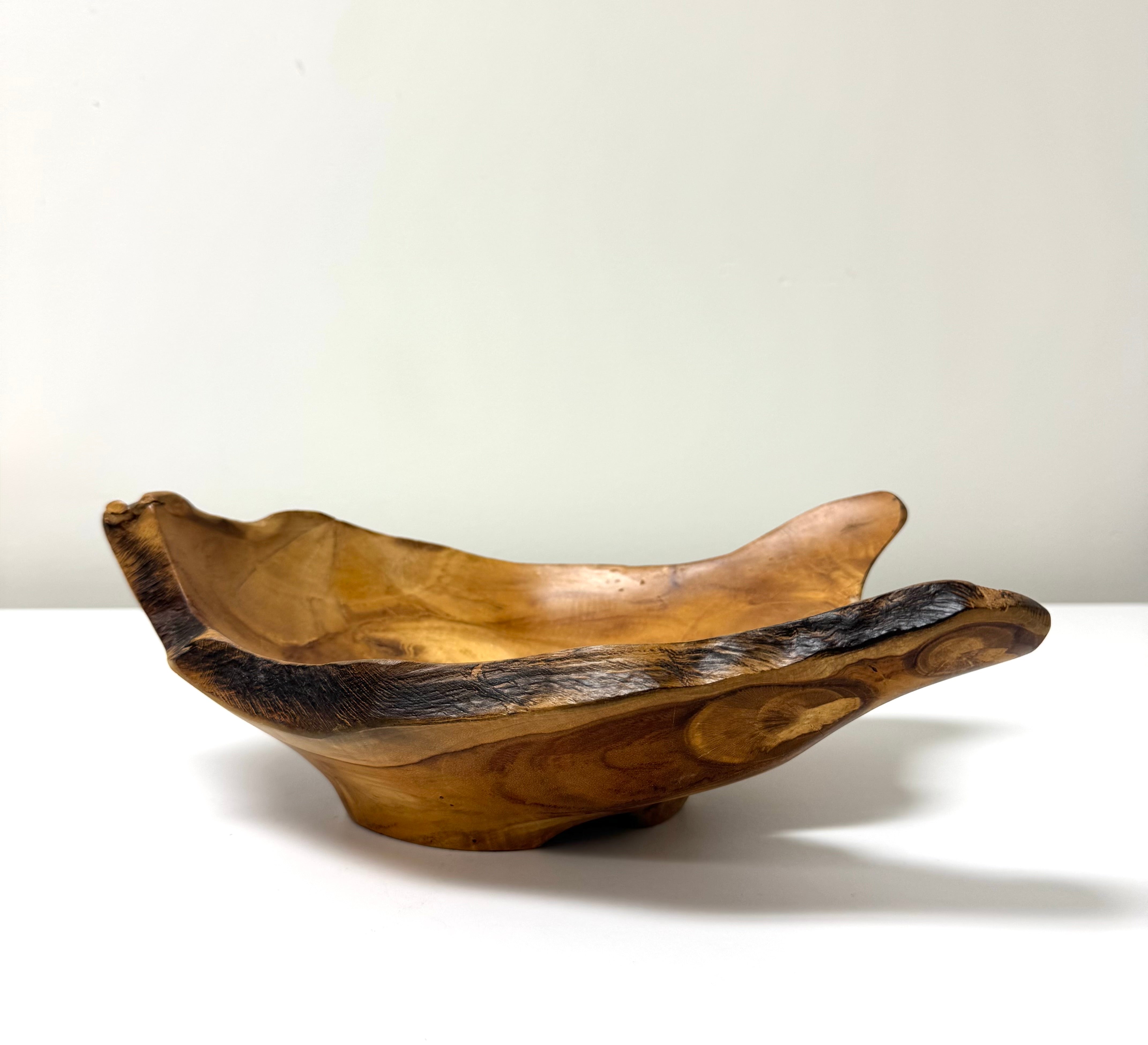 ARTURO SOLANO Hand-turned Live-edge Burl Wood Bowl