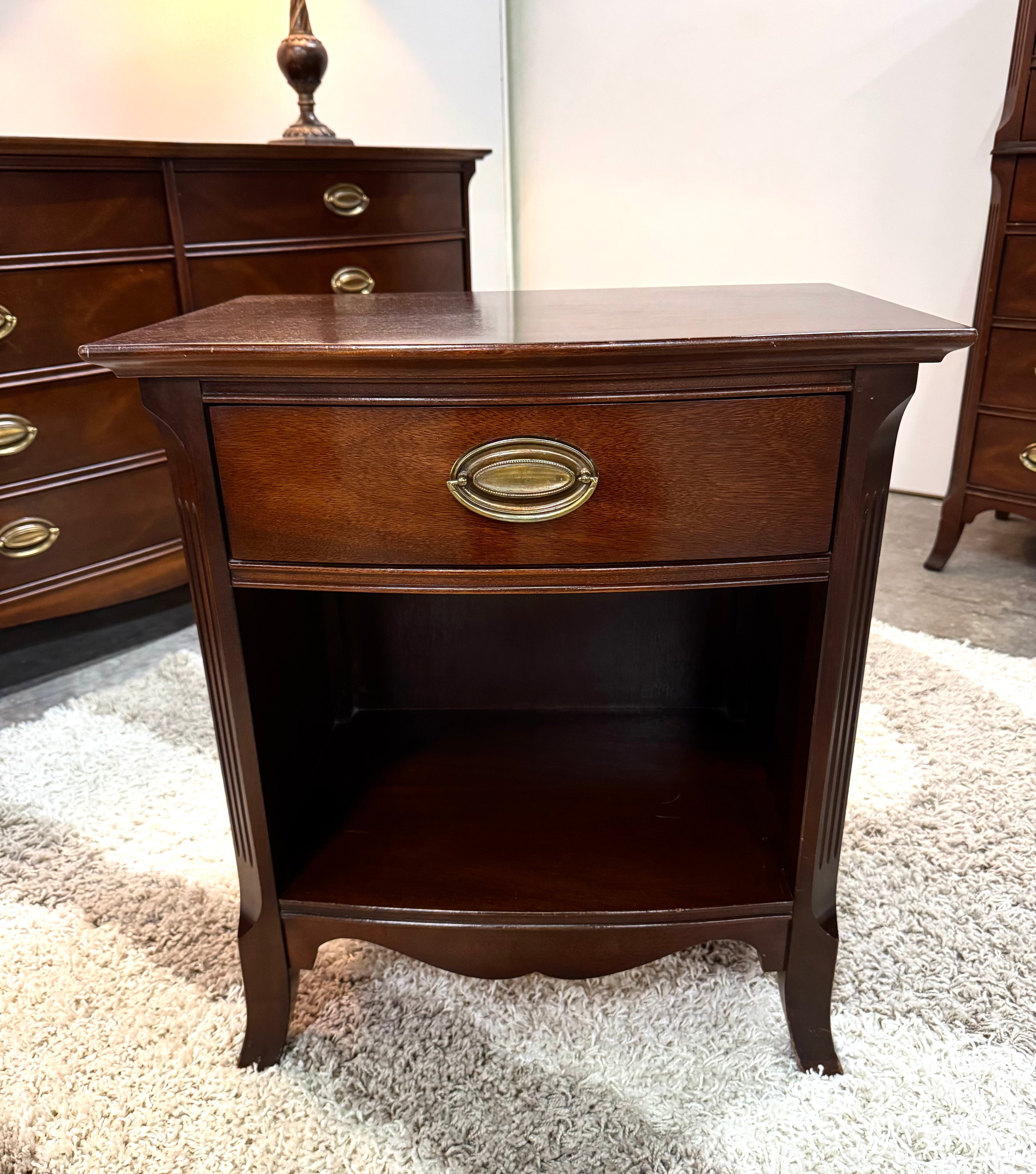 Federal Style Mahogany Night Stand