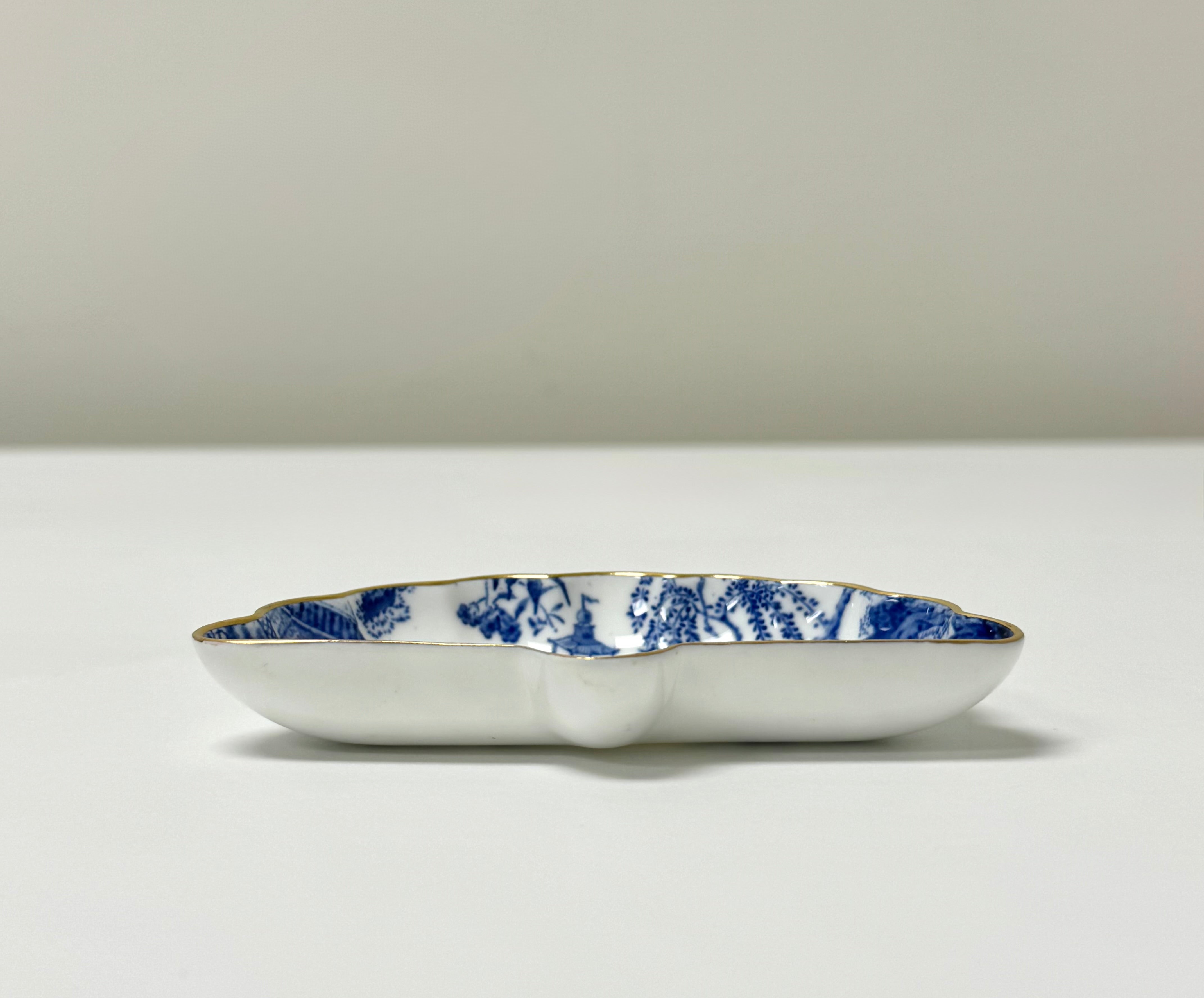 ROYAL CROWN DERBY 'Mikado' Small Fan Dish