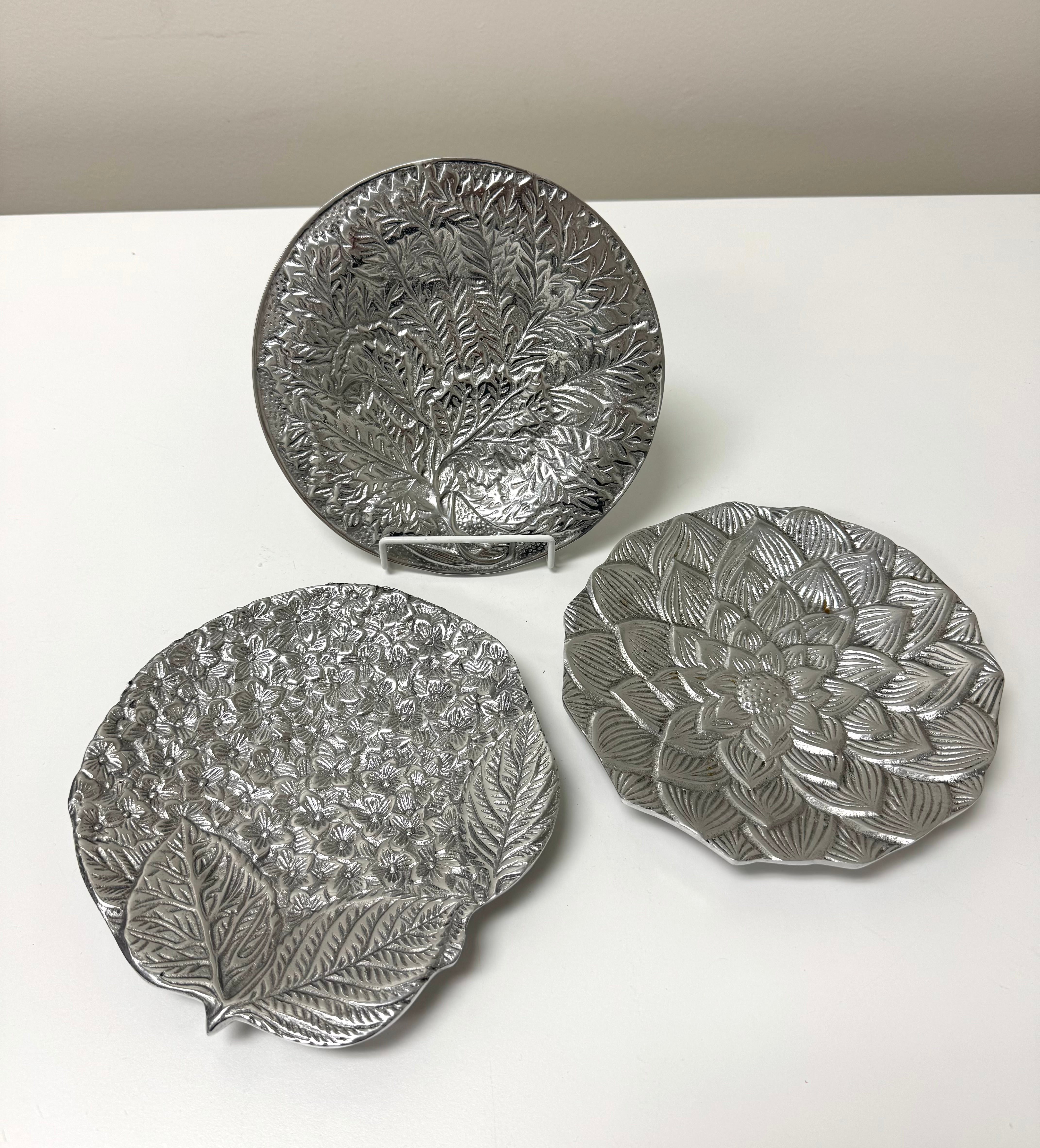 Floral & Leaves Embossed Aluminum Dishes Set of 3