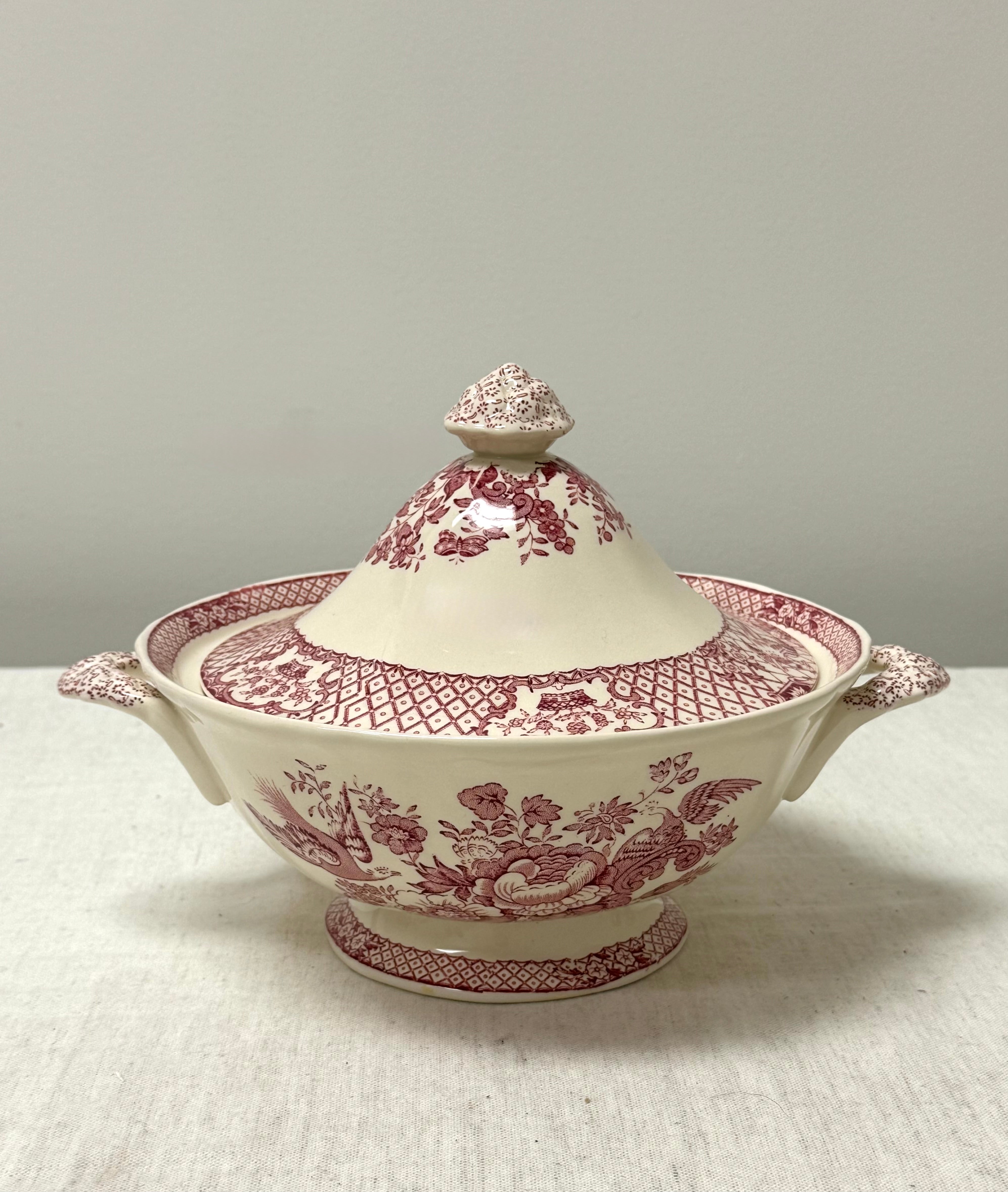 Vintage MASON'S 'Stratford' Red Covered Bowl