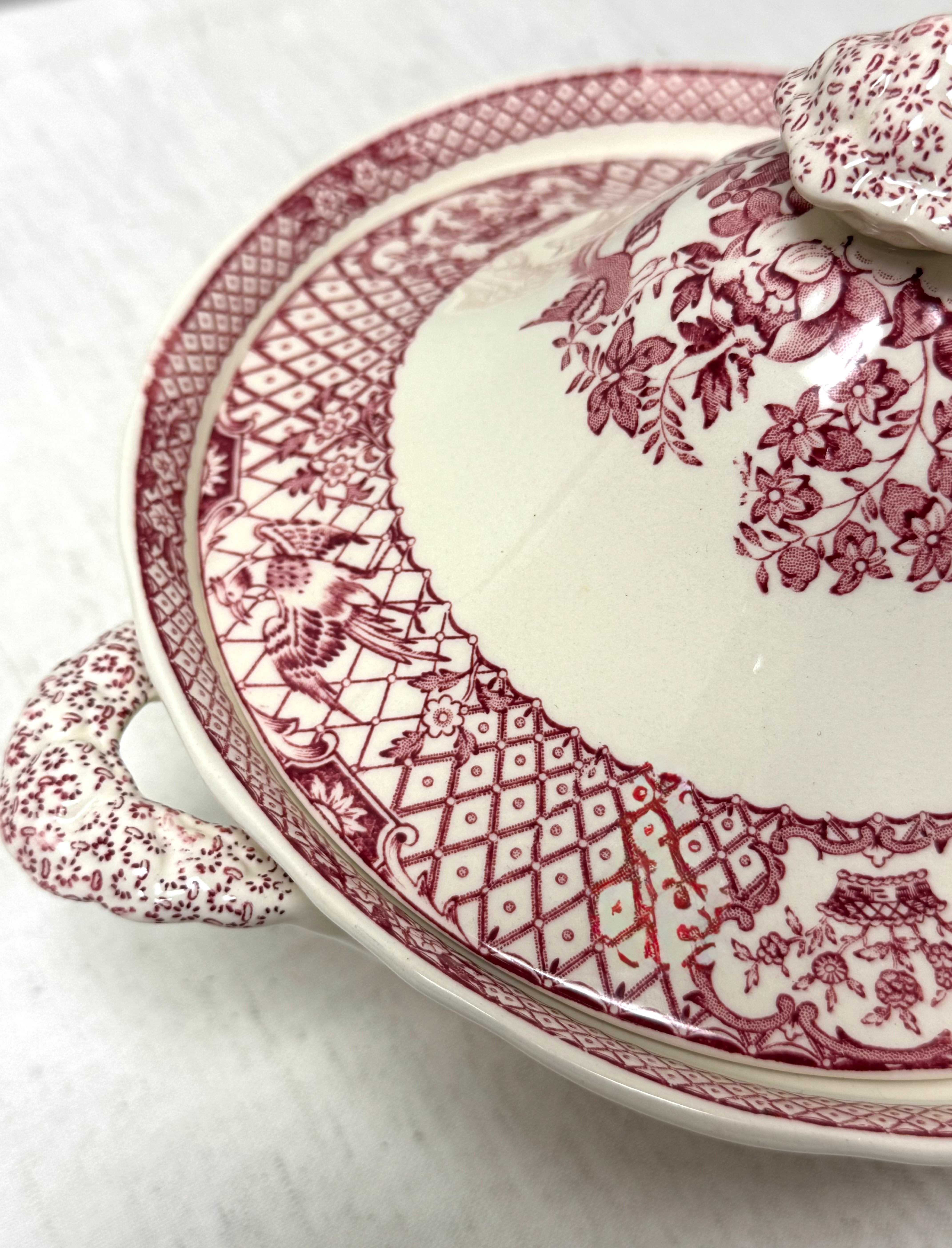 Vintage MASON'S 'Stratford' Red Covered Bowl