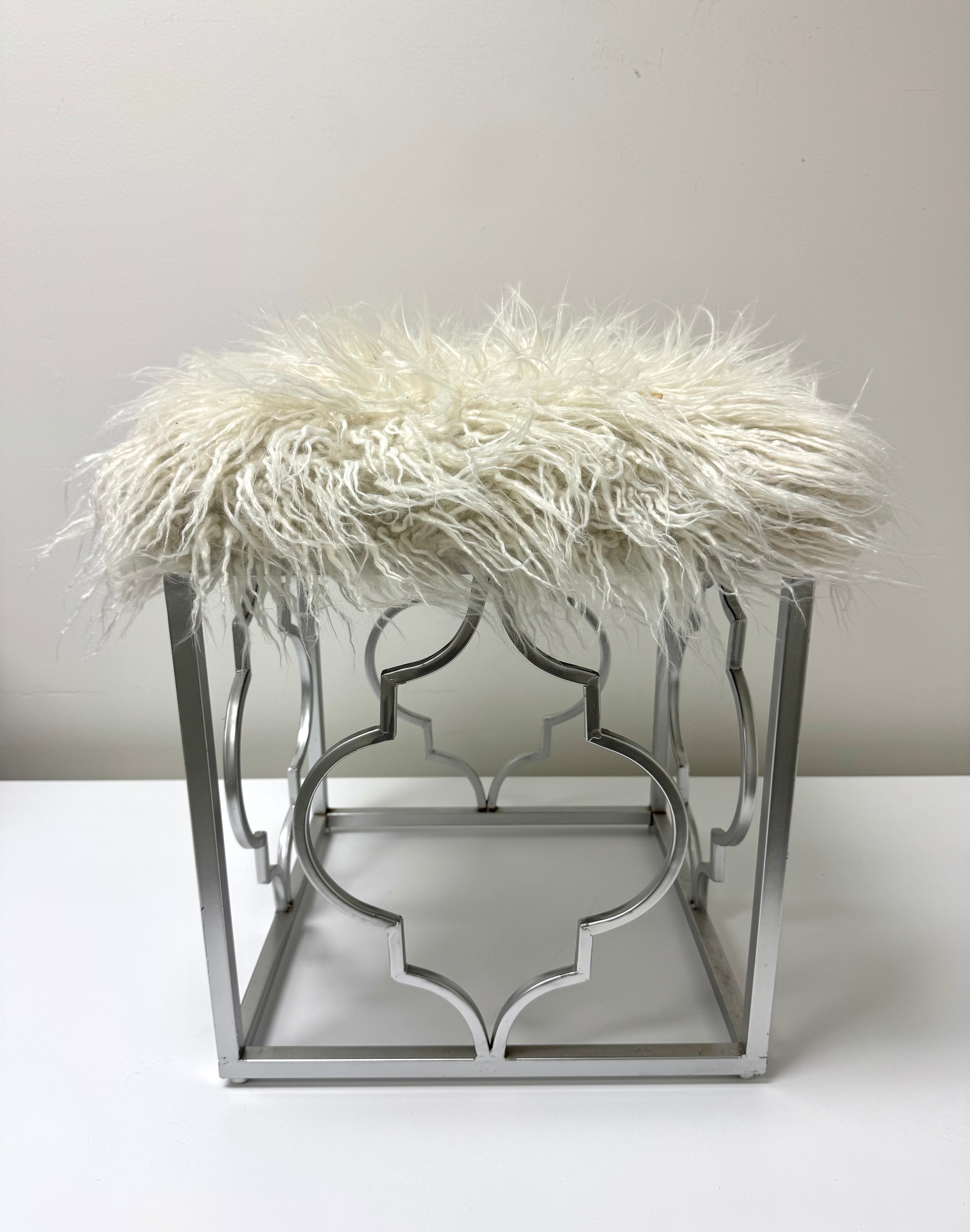 Matte Silver Quatrefoil Furry Stool