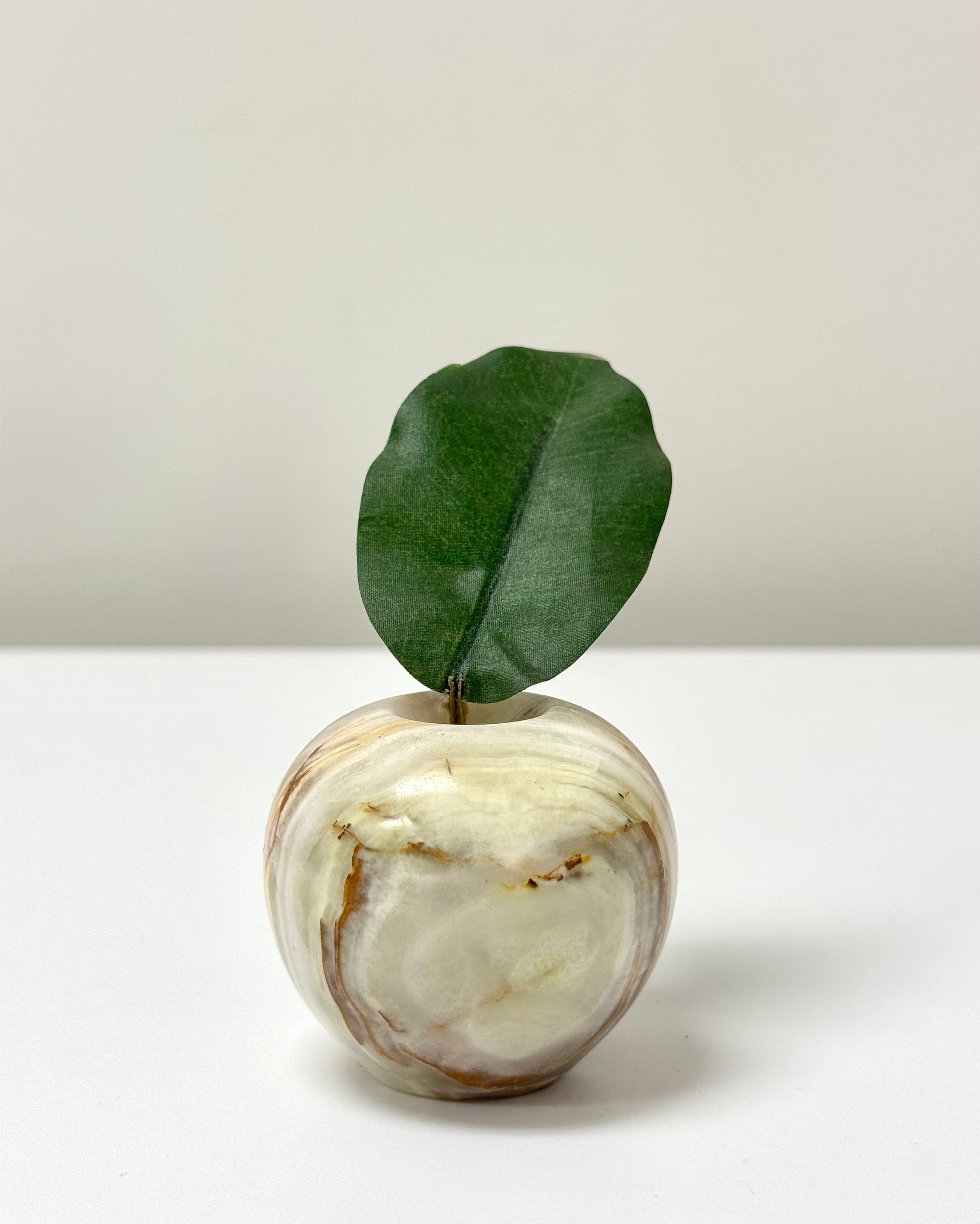 Onyx Apple