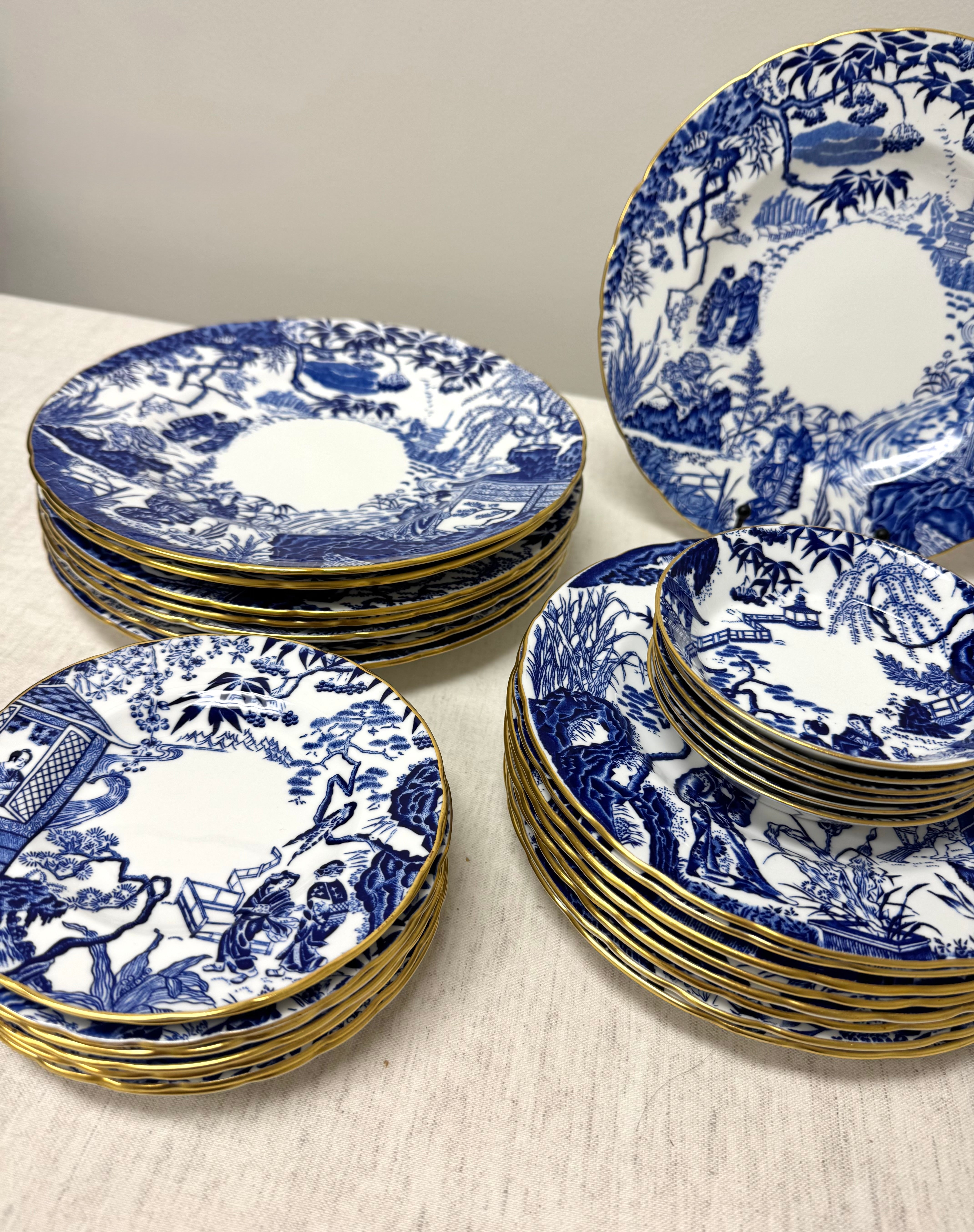 RARE! ROYAL CROWN DERBY 'Mikado' Dinnerware Set for 6+