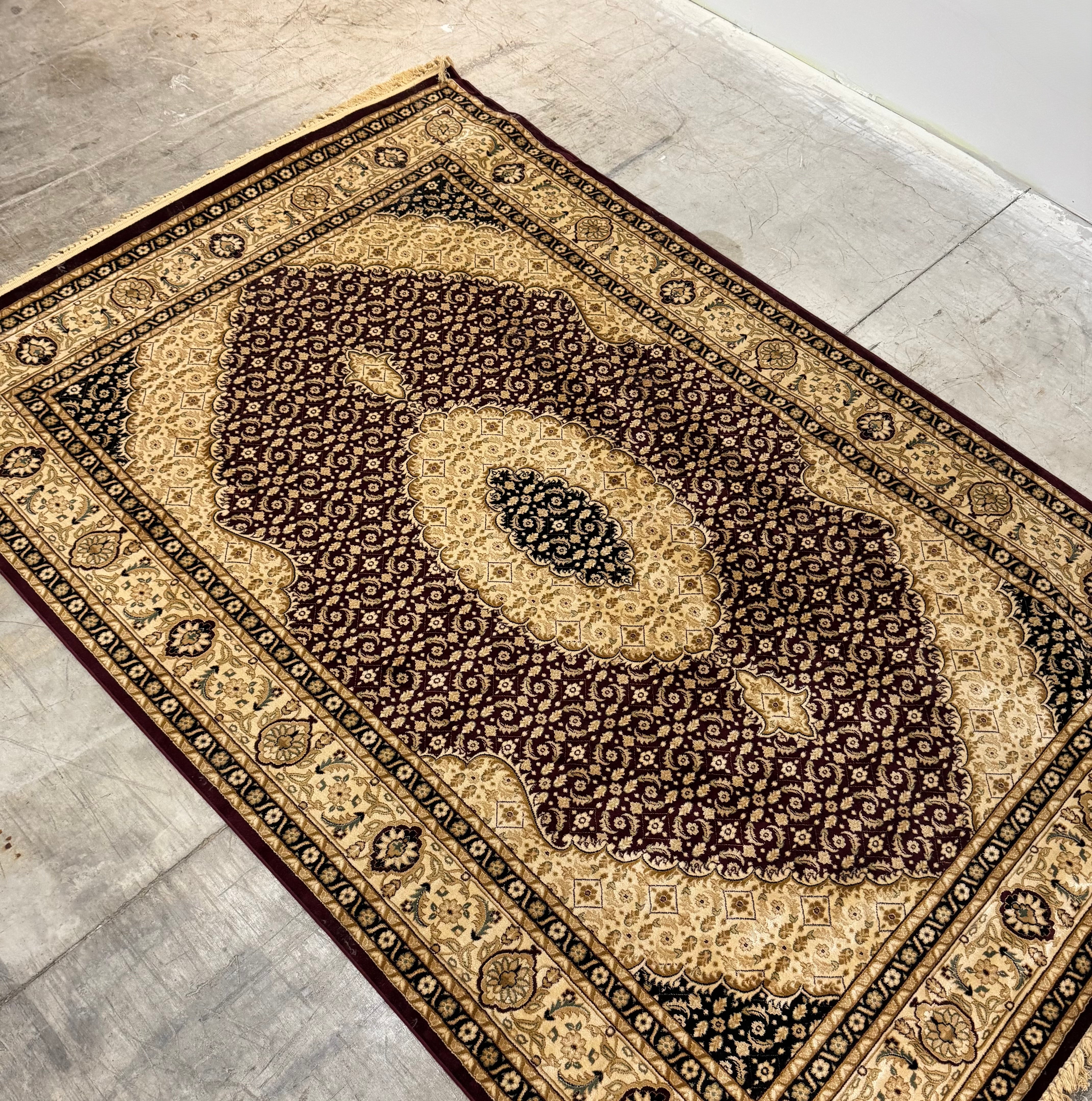 Persian-style Crimson 6'-5" x 9'-9" Rug