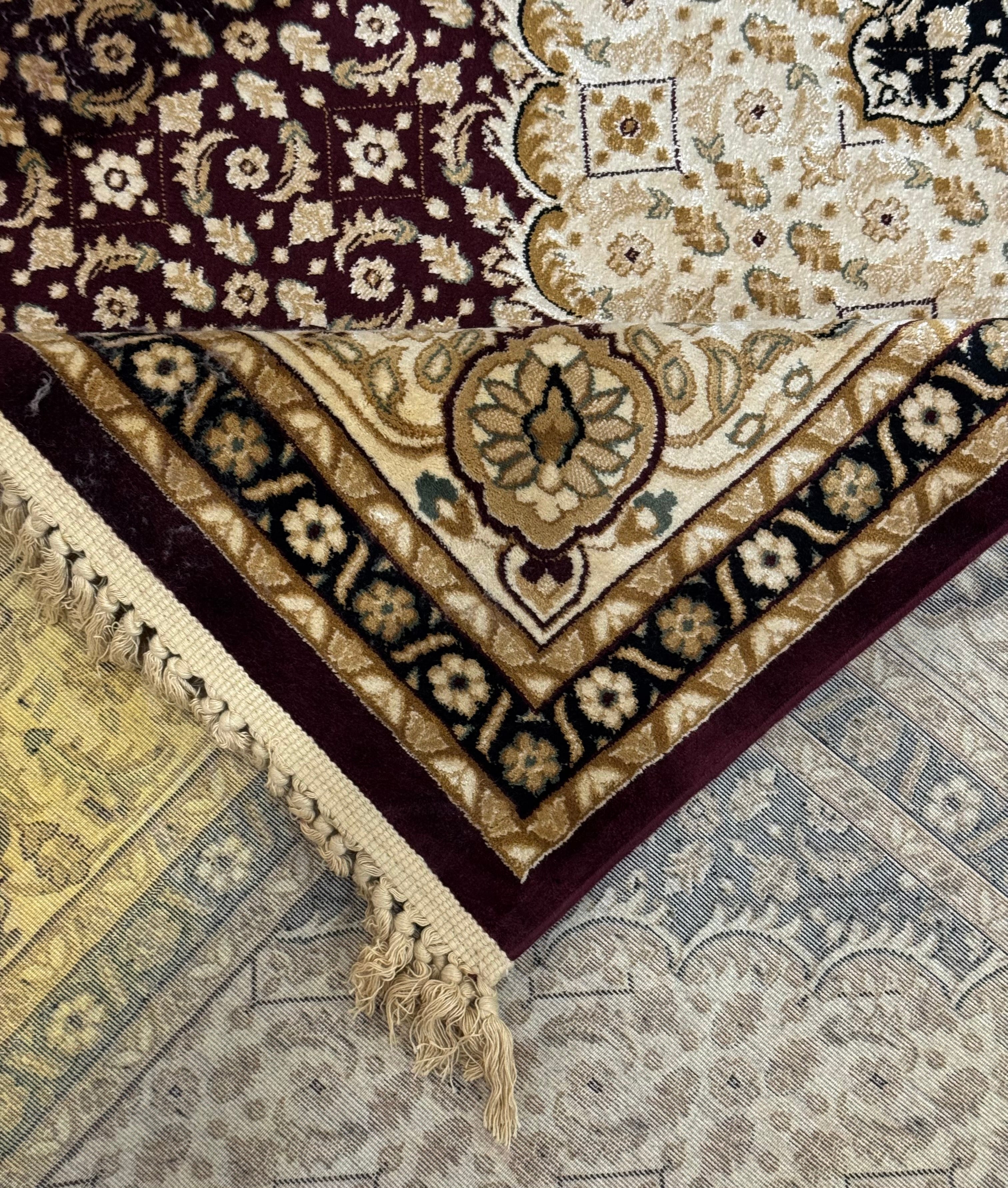 Persian-style Crimson 6'-5" x 9'-9" Rug