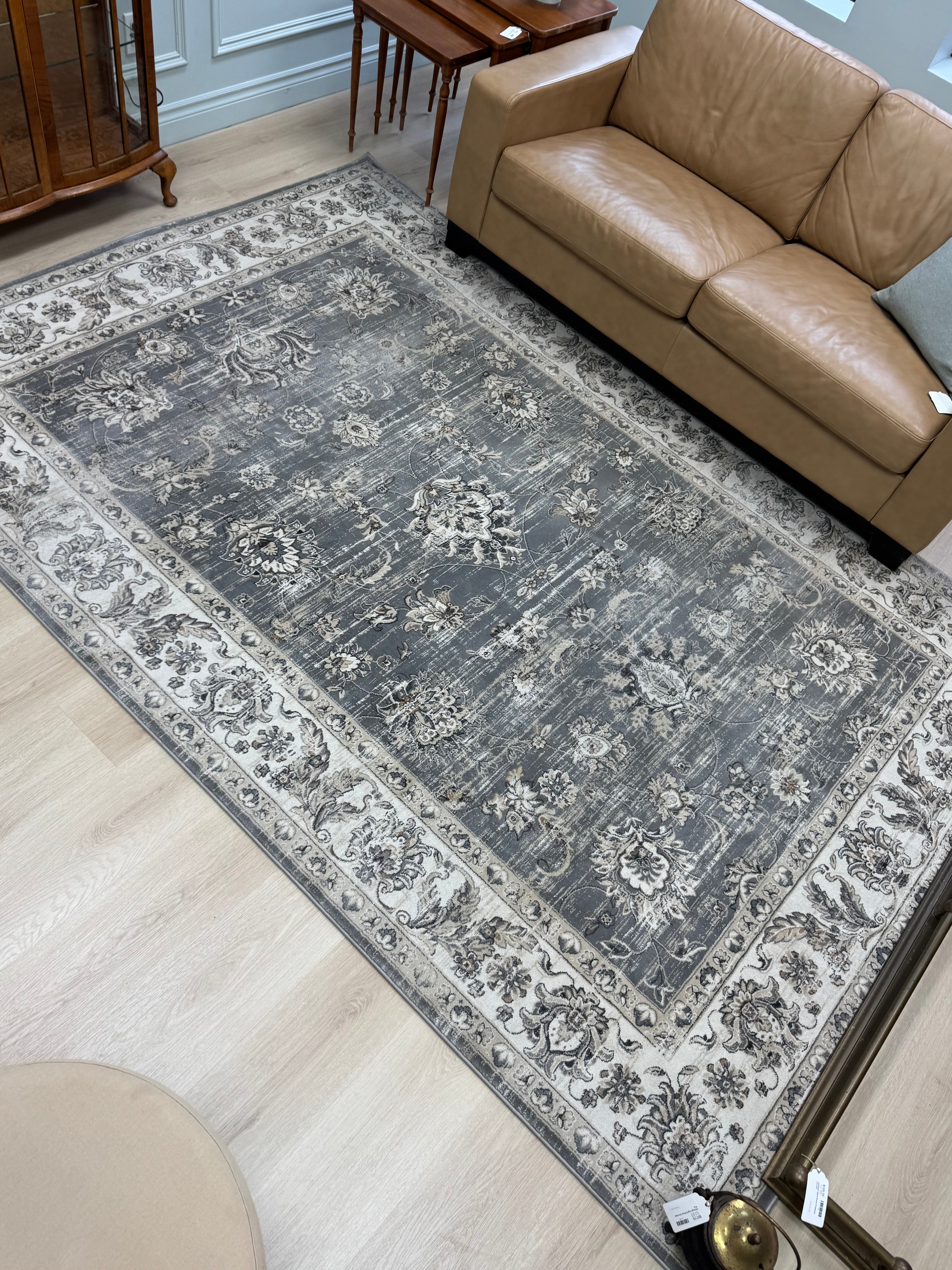 Light Gray and Ivory 6'-7" x 9'7" Rug