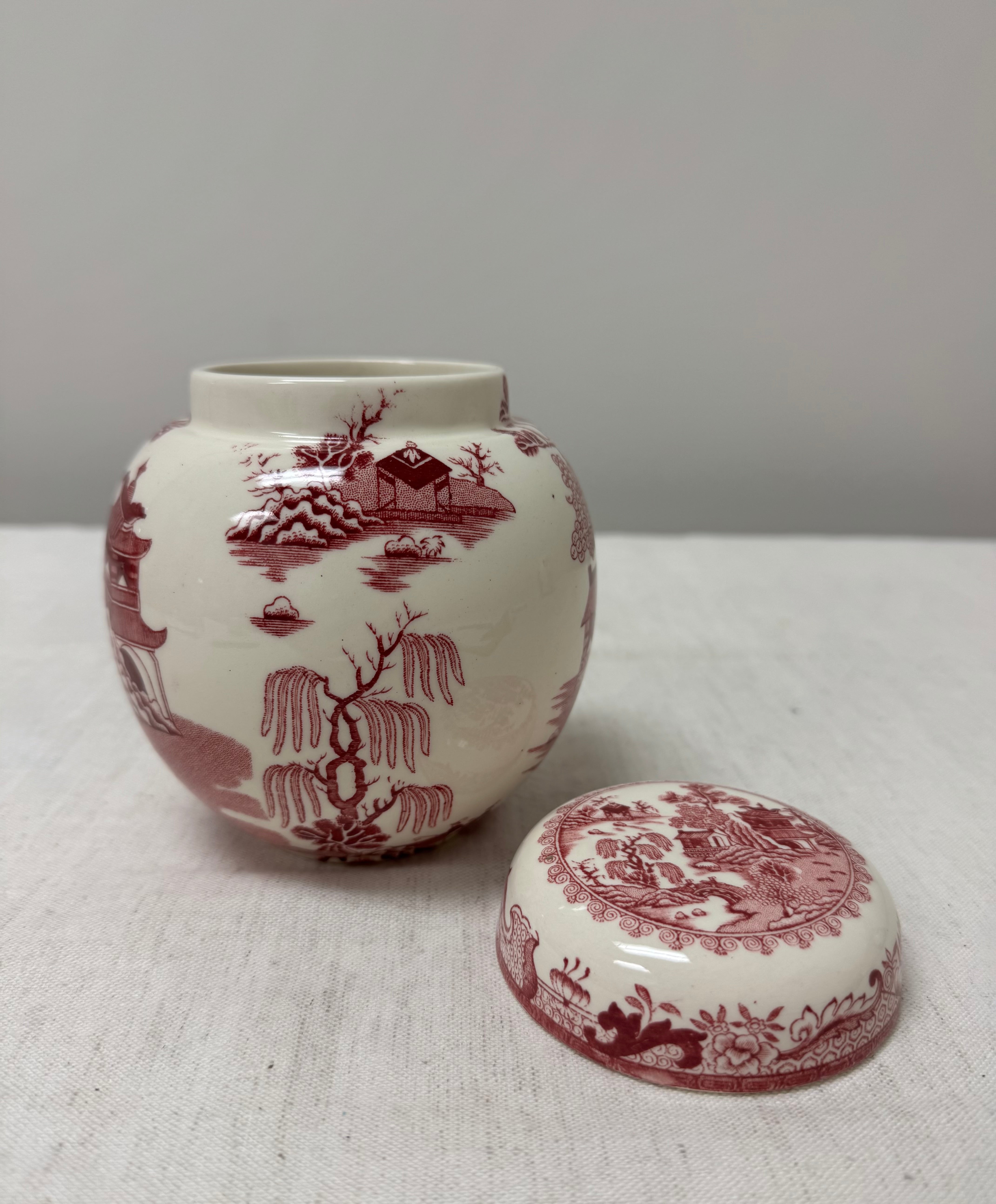 Vintage MASON'S 'Red Wilow' 5" Jar with Lid