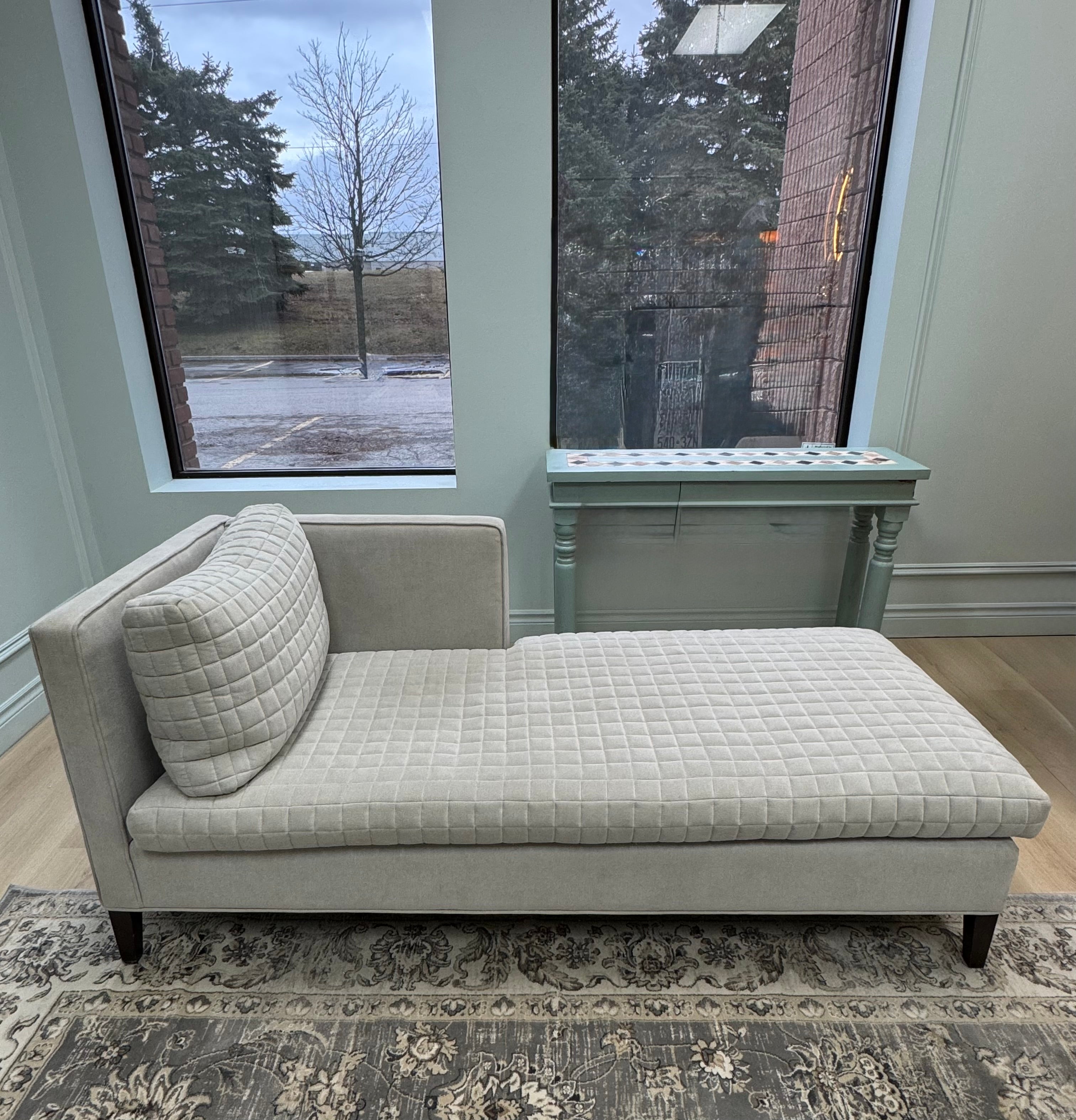 Quilted Gray Chaise Longue