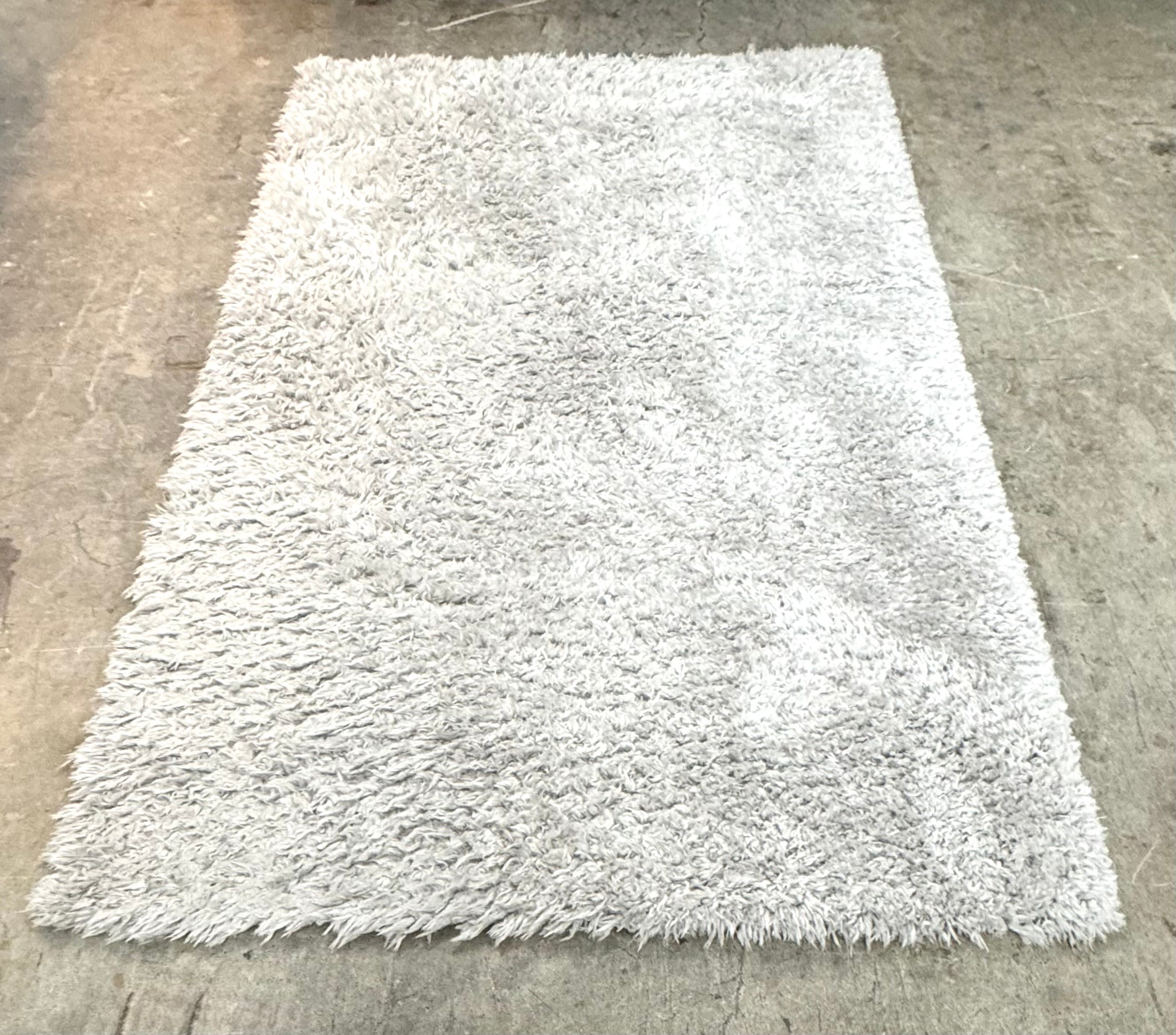 Silver Gray 5'-3" x 8'-2" Shag Rug