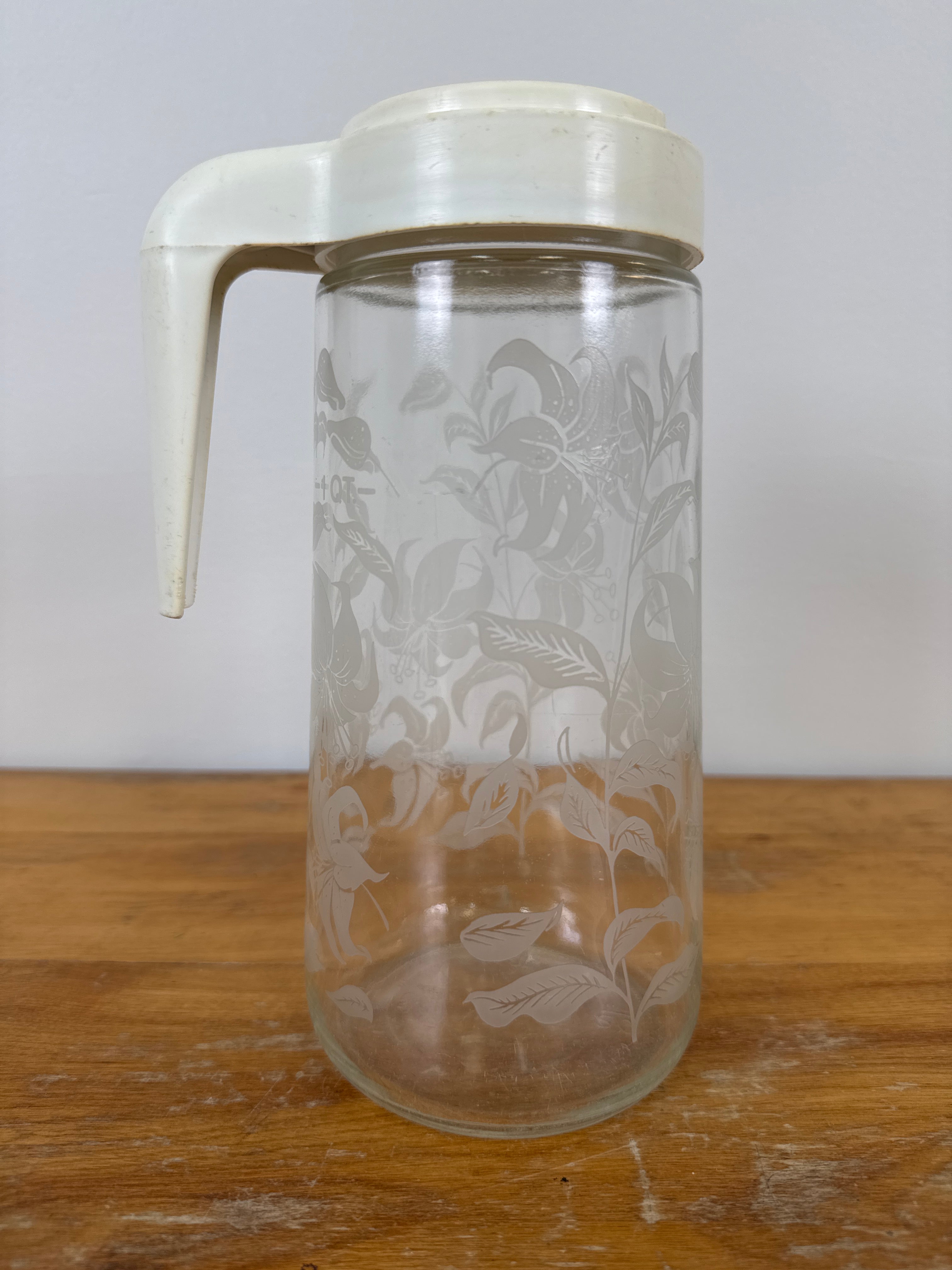 Vintage ANCHOR HOCKING 1qt Tang Pitcher