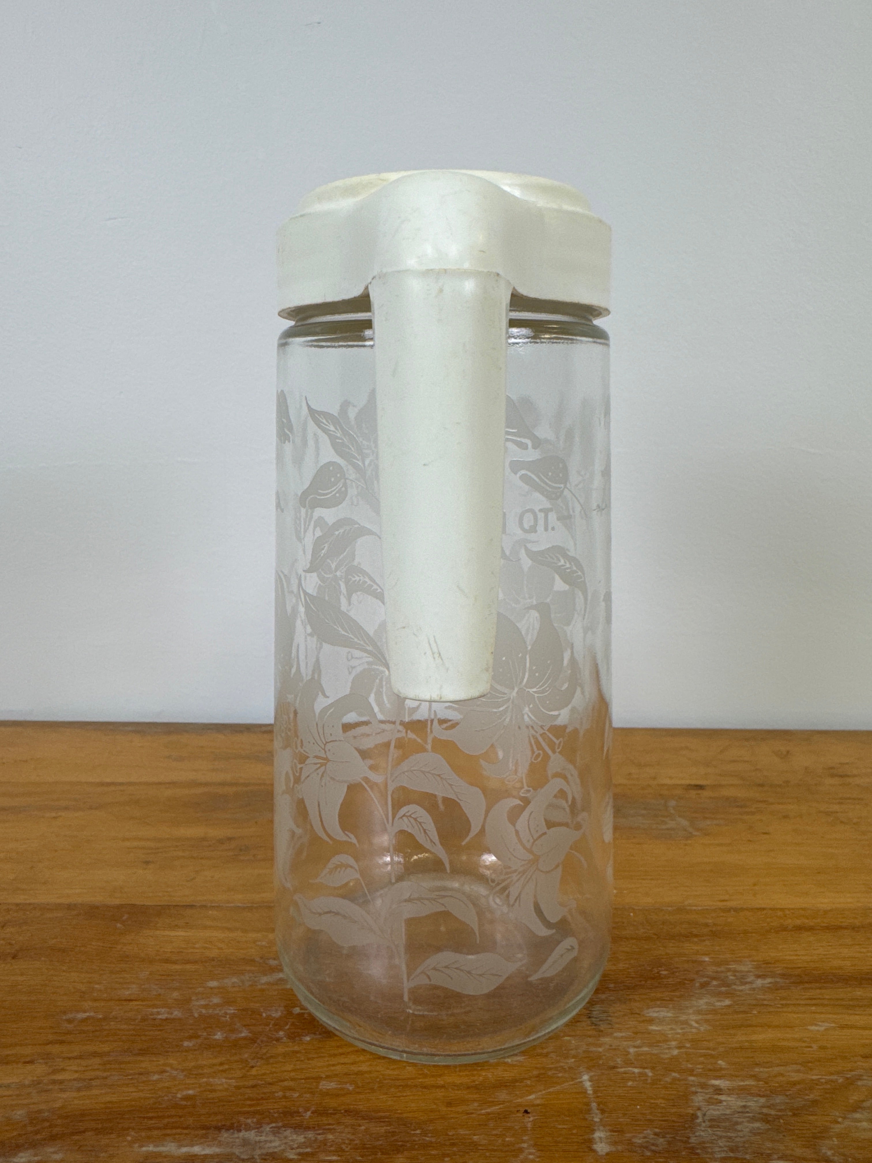 Vintage ANCHOR HOCKING 1qt Tang Pitcher