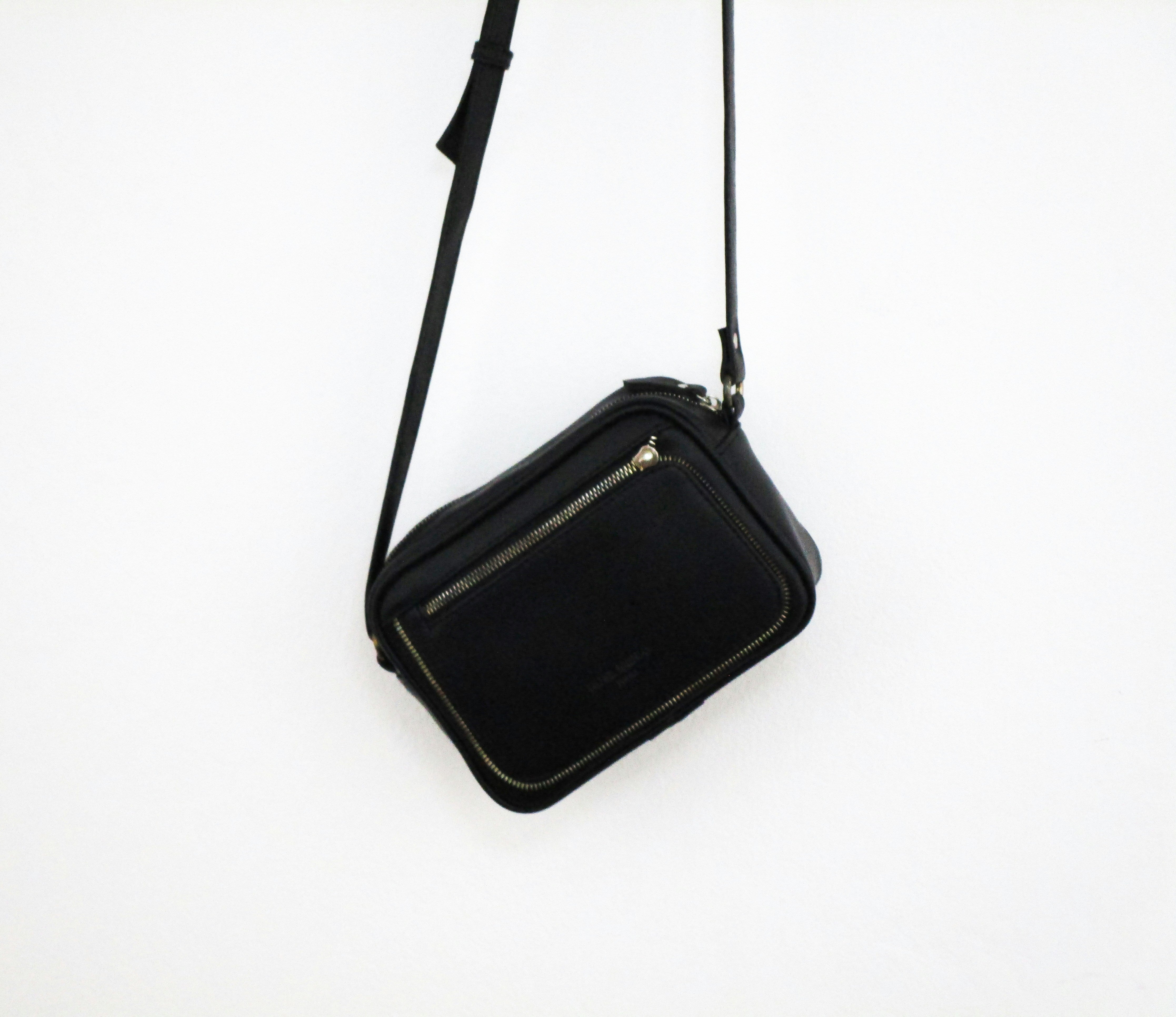 Handbags & Totes