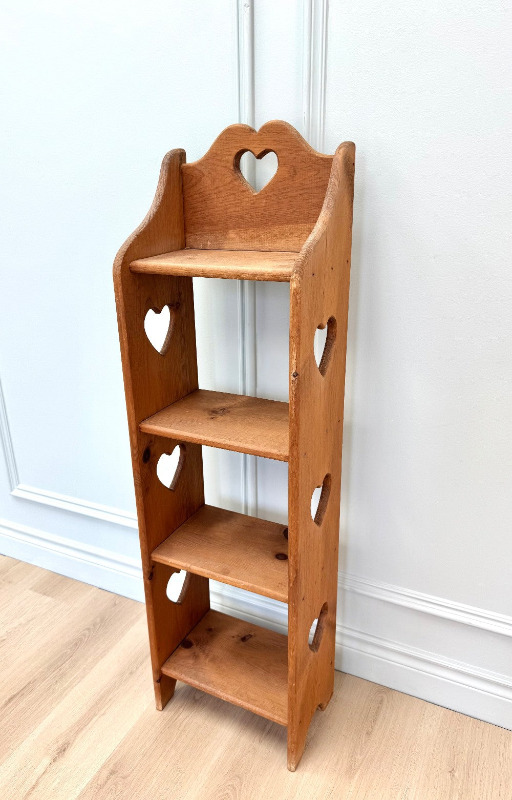 Vintage Wooden Heart Shelf (14"W x 9"D x 48-3/4"H)|5632