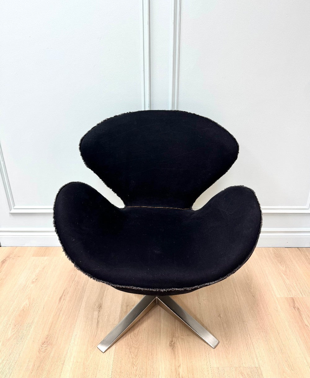 Black Canvas Swan Chair (31"W x 28"D x 35"H)|5762