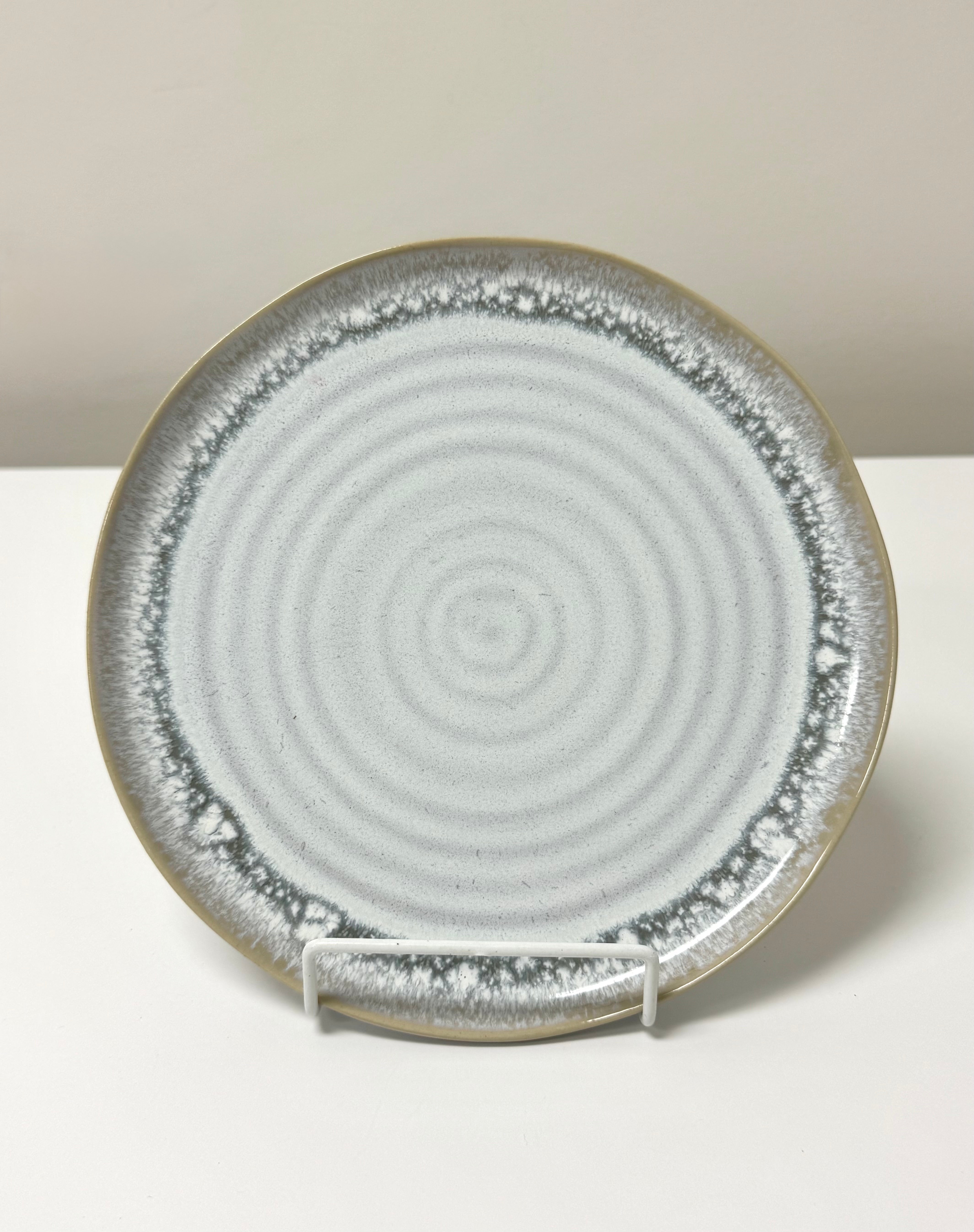 BARCELA Reactive Gray 8-1/2" Plate