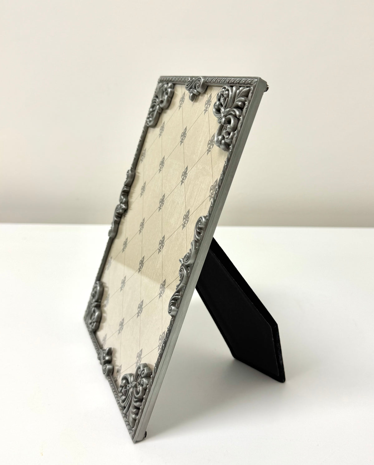 Pewter Metal Fleur-de-lis Picture Frame