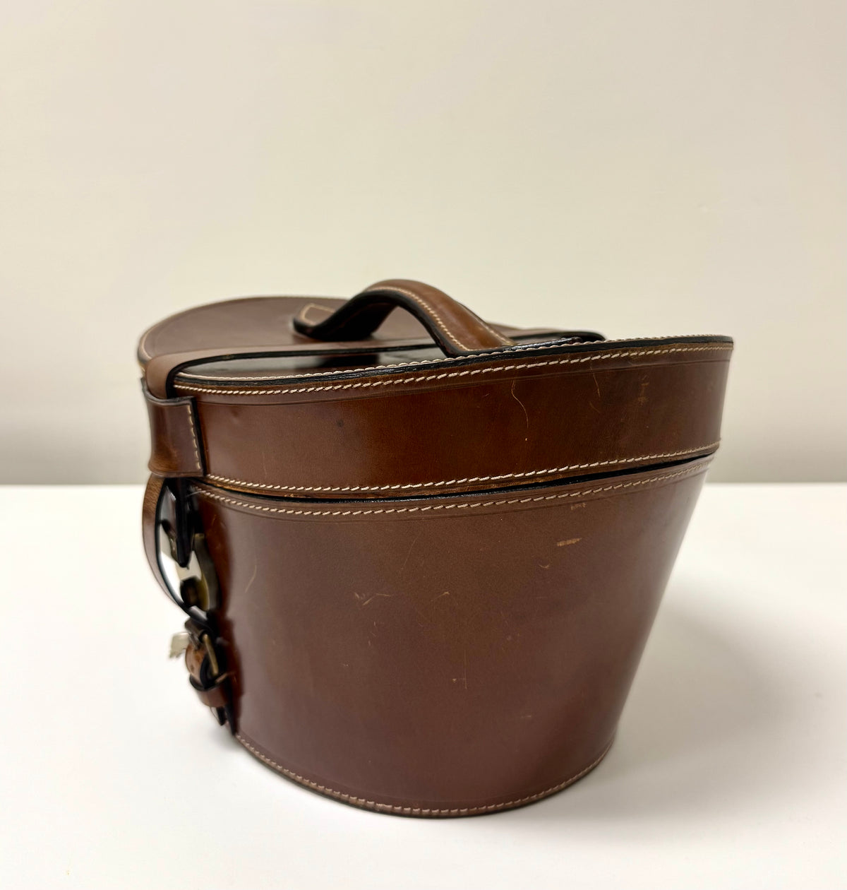 Vintage BOMBAY Leather Hat Box