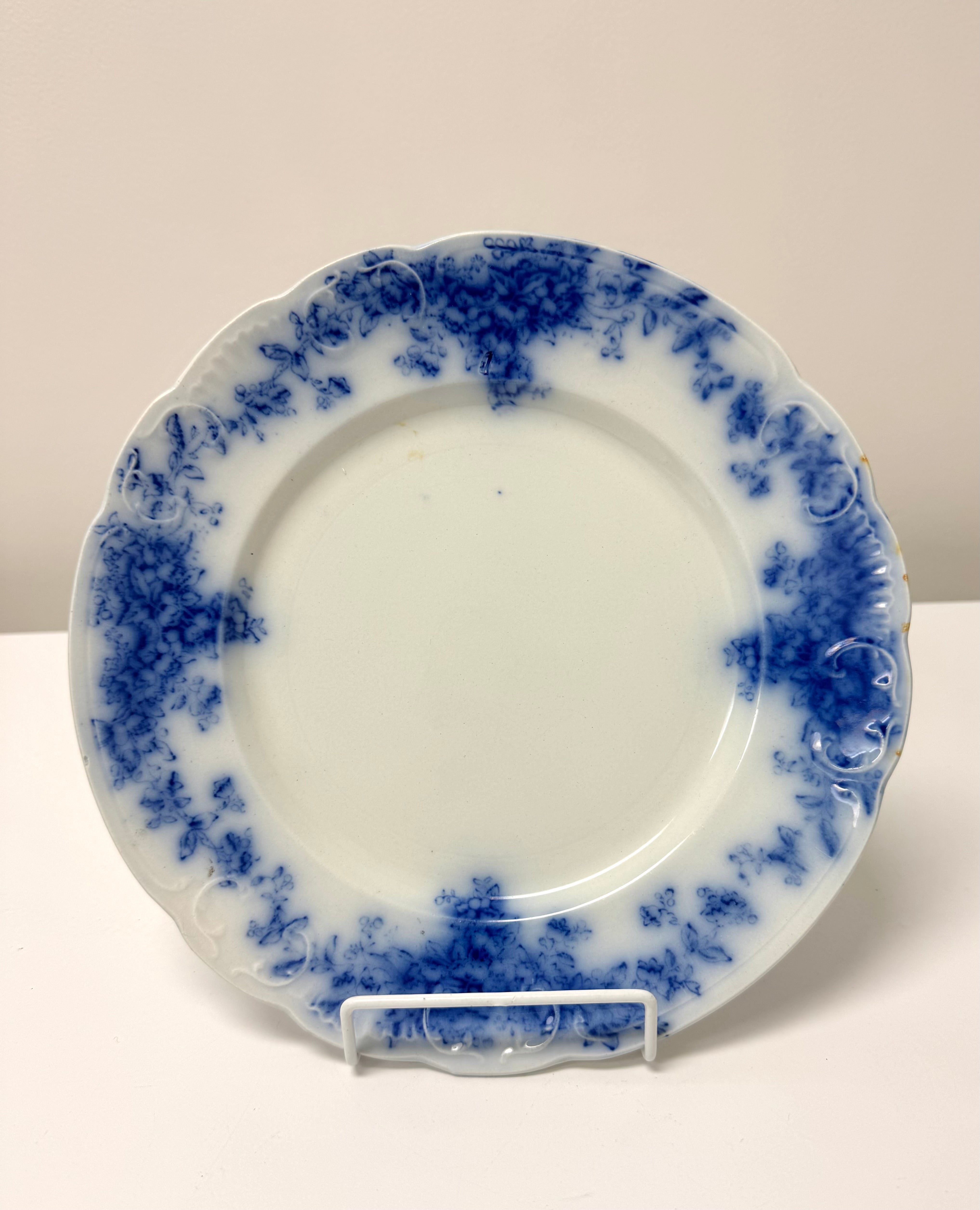 Vintage HOLLINSHEAD & KIRKHAM Flow Blue 'Lily' 10" Plate