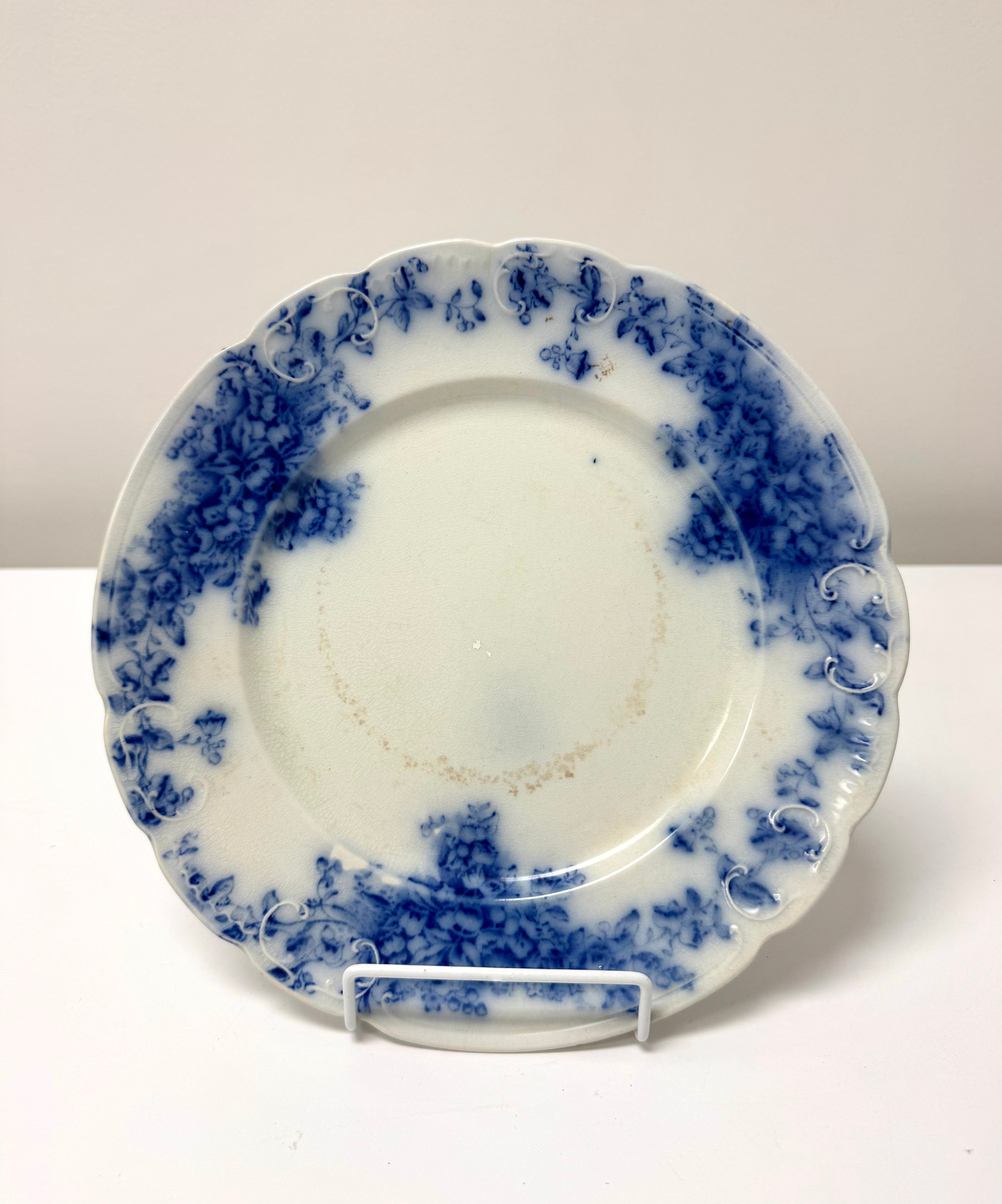 Vintage HOLLINSHEAD & KIRKHAM Flow Blue 'Lily' 10" Plate