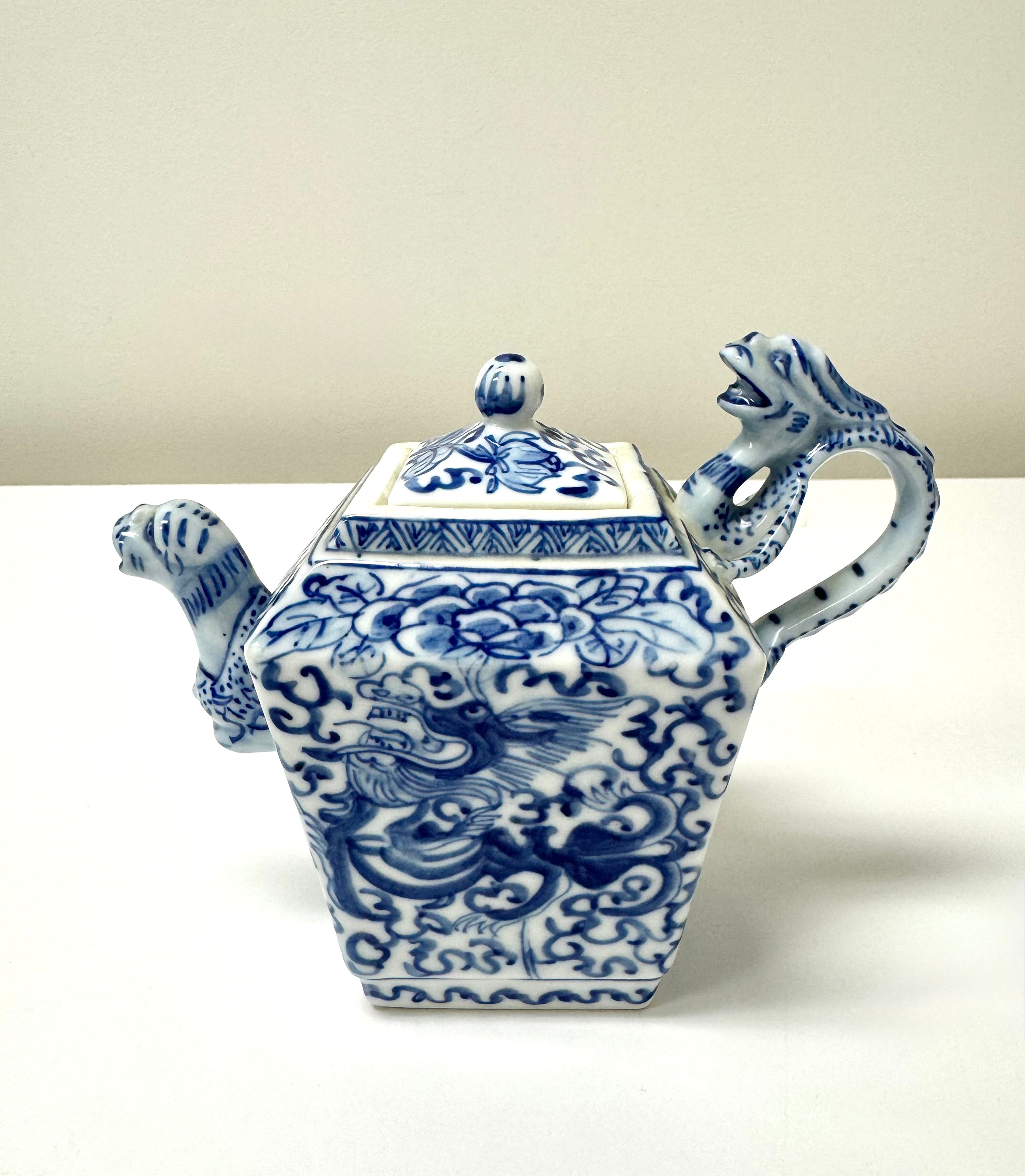 Vintage Chinese Foo Dog Teapot