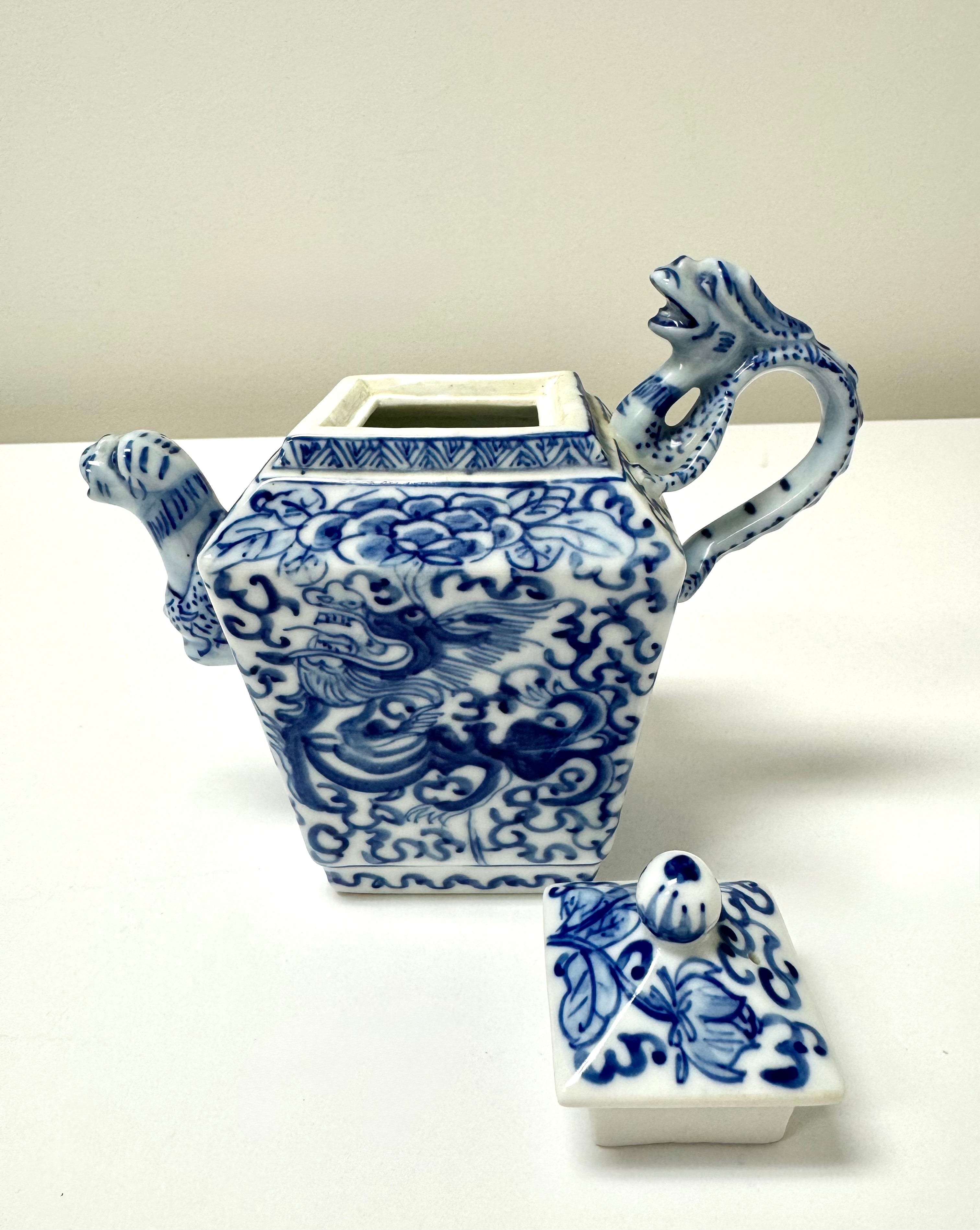 Vintage Chinese Foo Dog Teapot