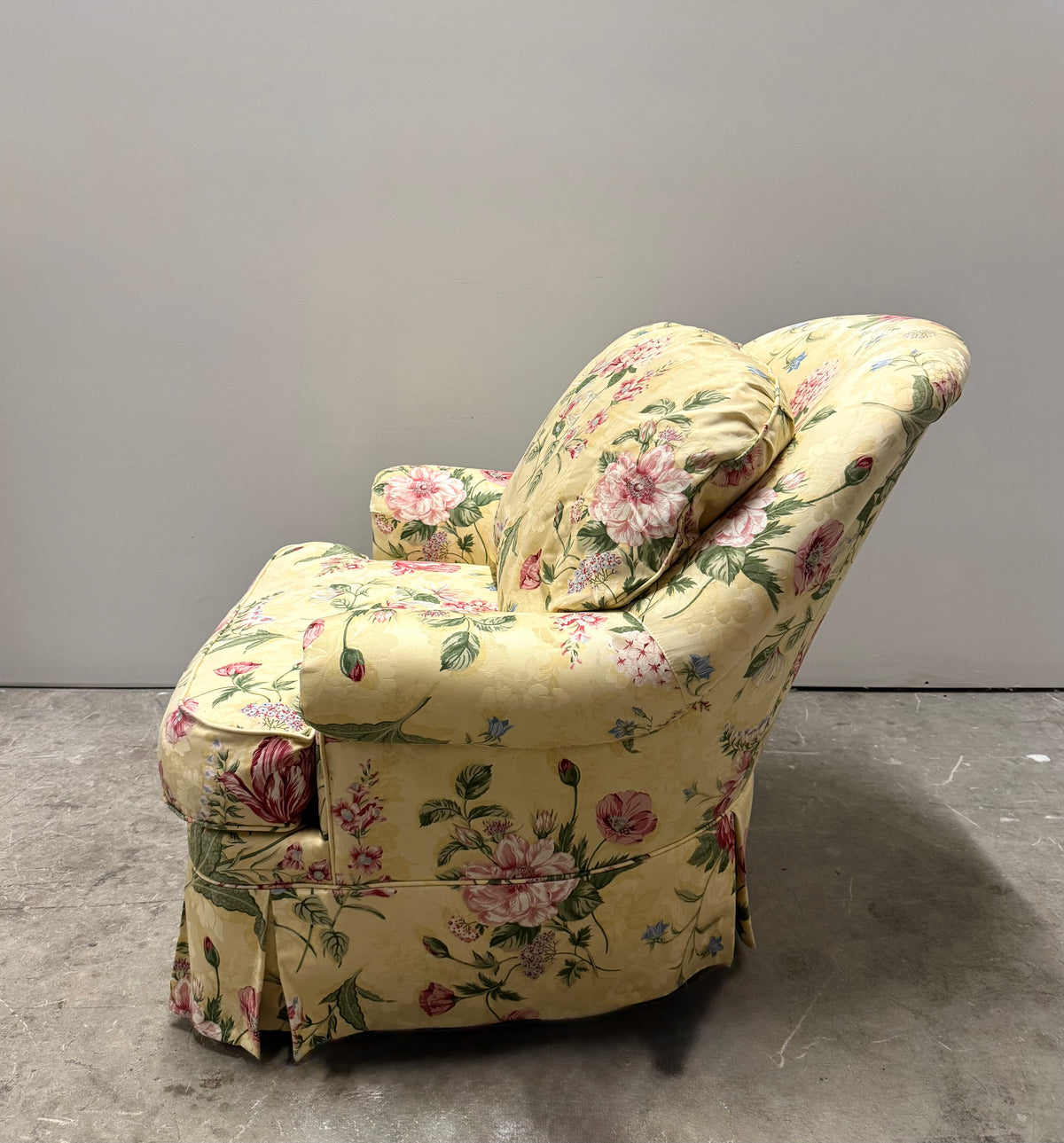 ETHAN ALLEN Yellow Floral Swivel Chair