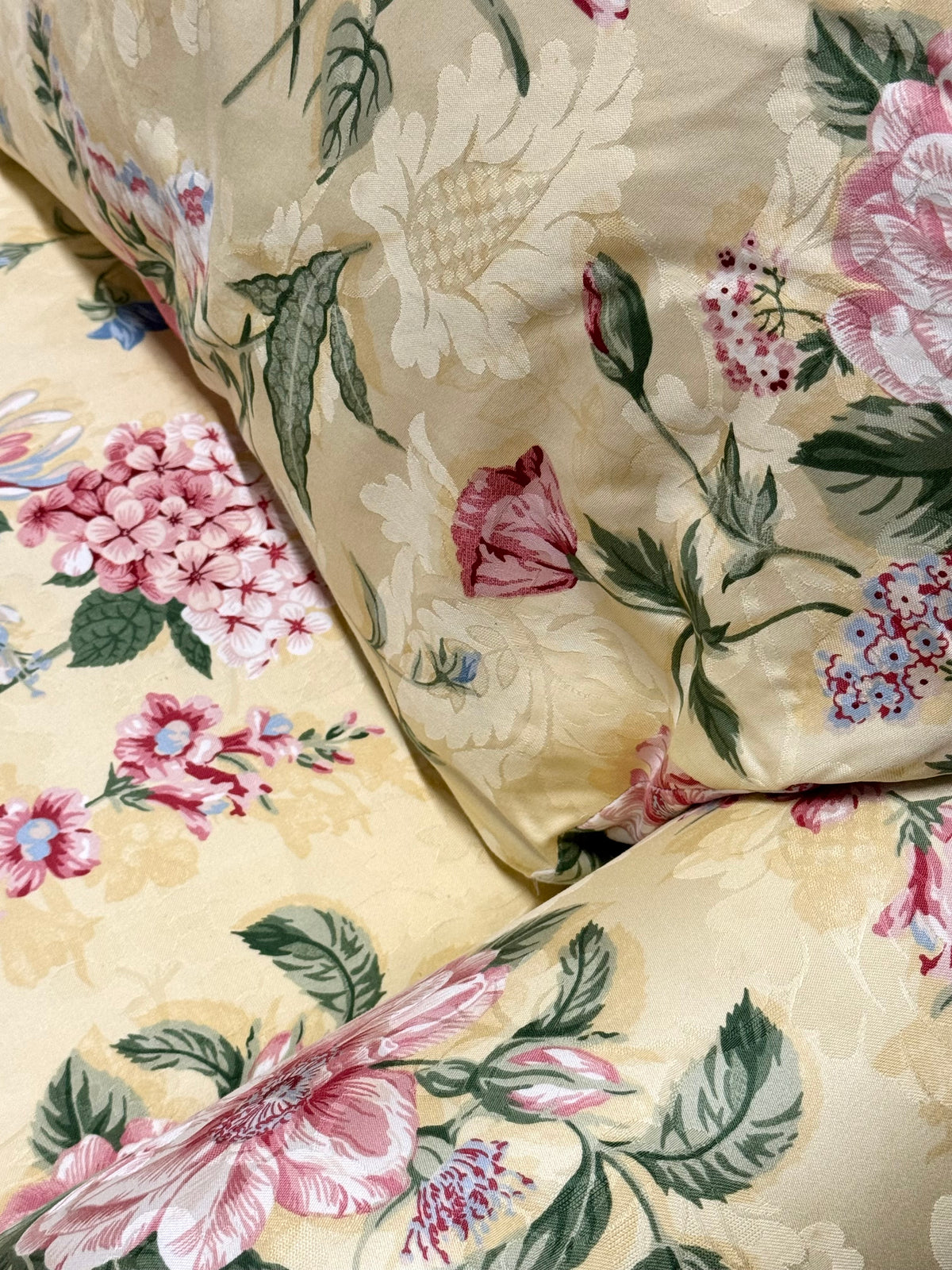 ETHAN ALLEN Yellow Floral Swivel Chair