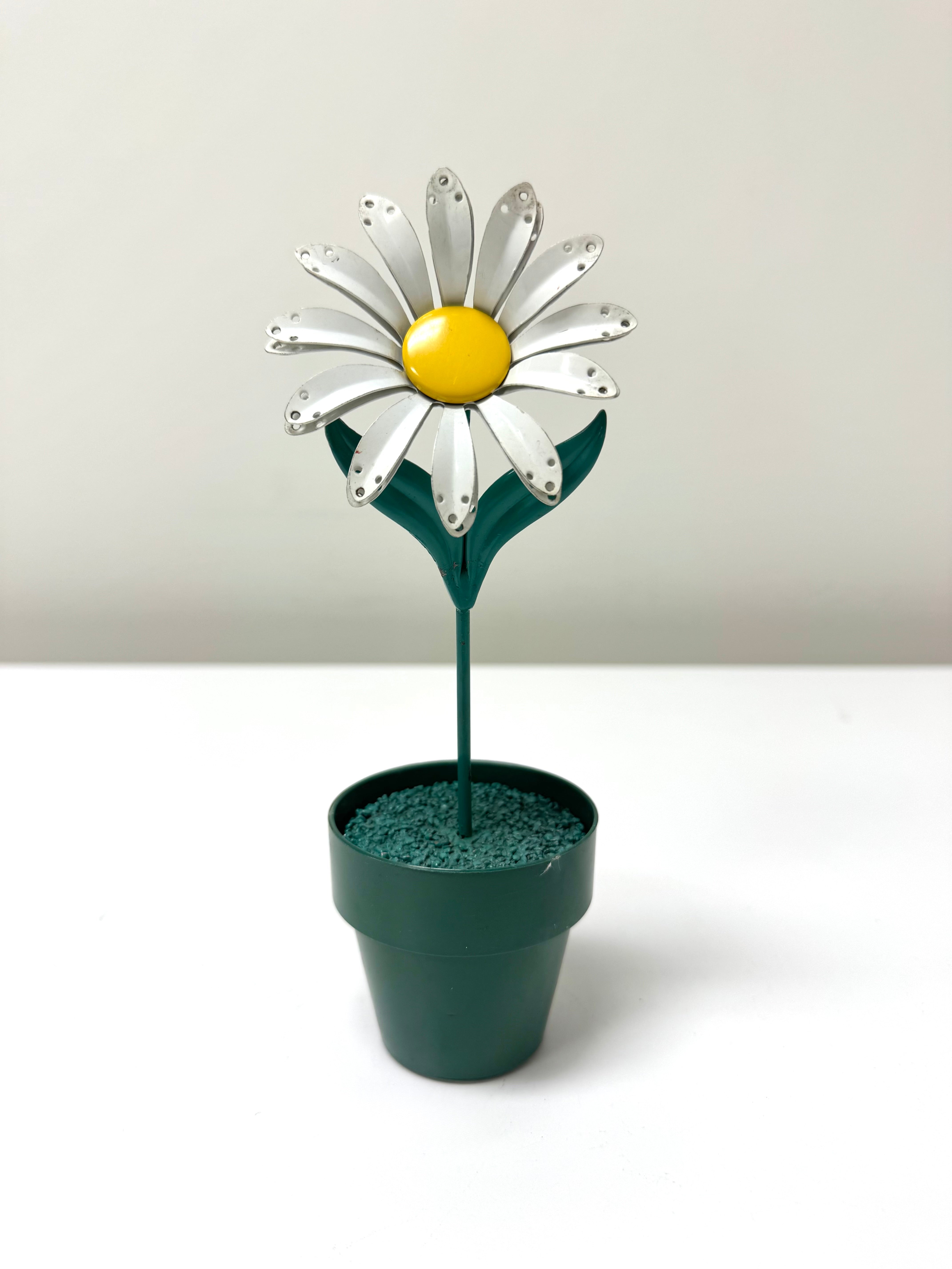 Vintage Daisy Earring Holder