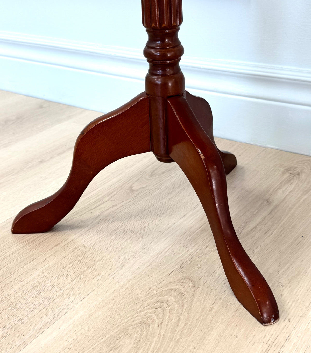 BOMBAY Piecrust Side Table