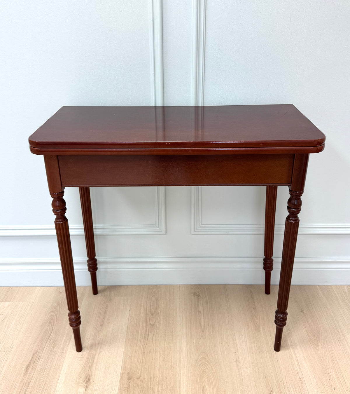 BOMBAY Console/Games Table