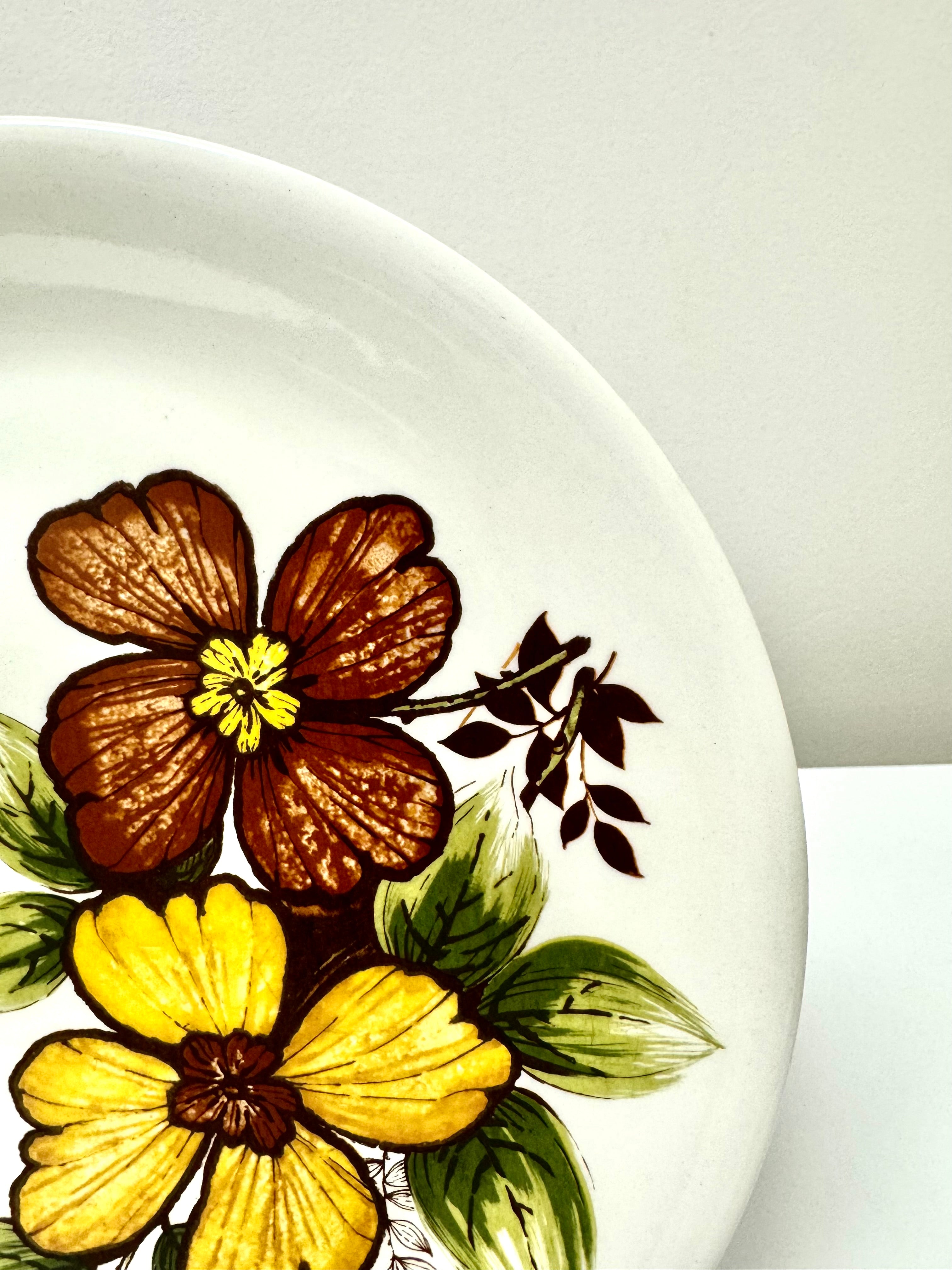 Vintage MYOTT 'Woodstock' Dinnerware Set for 4
