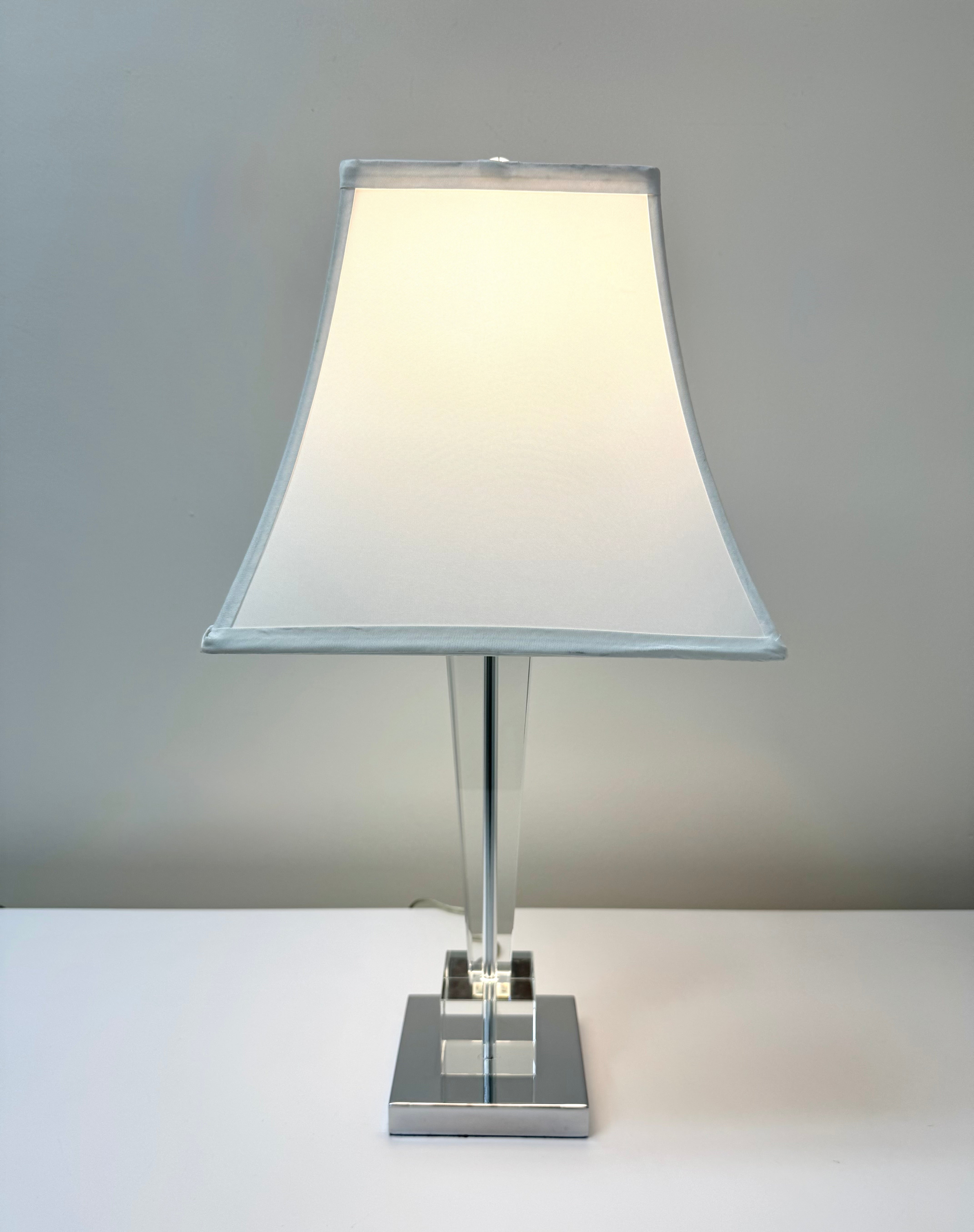 Glass Tapered Column Lamp
