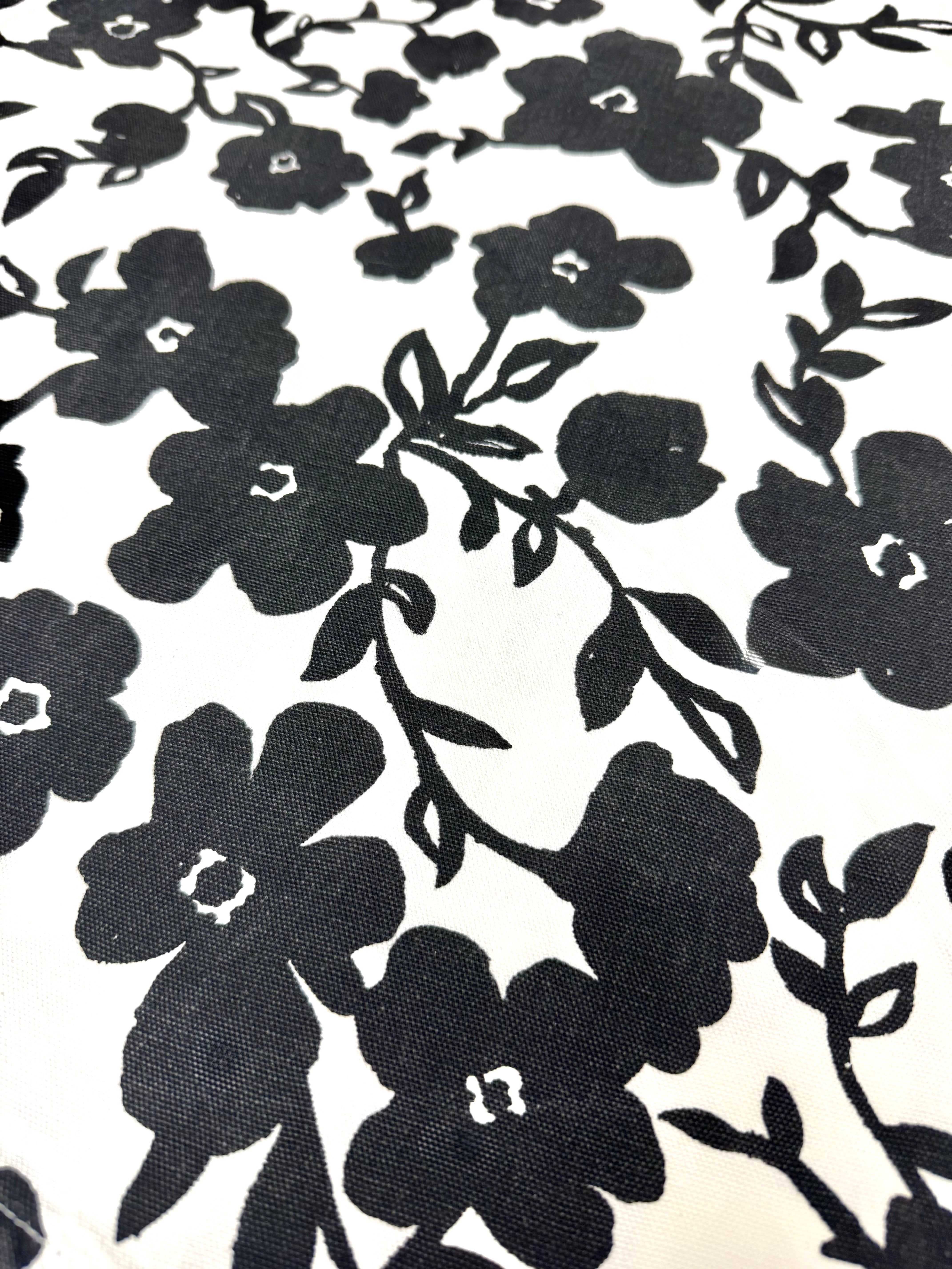 KATE SPADE Black & White Floral 64" Round Tablecloth