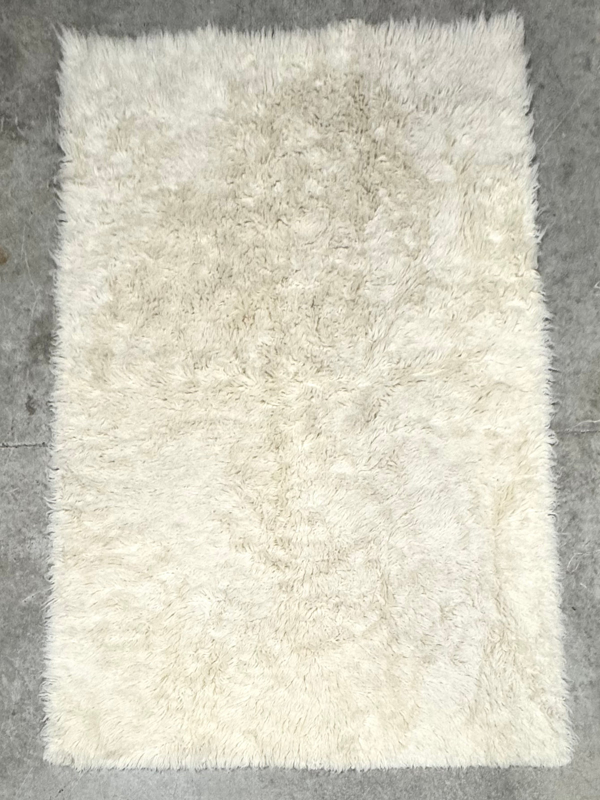Ivory Flokati 6' x 9' Rug