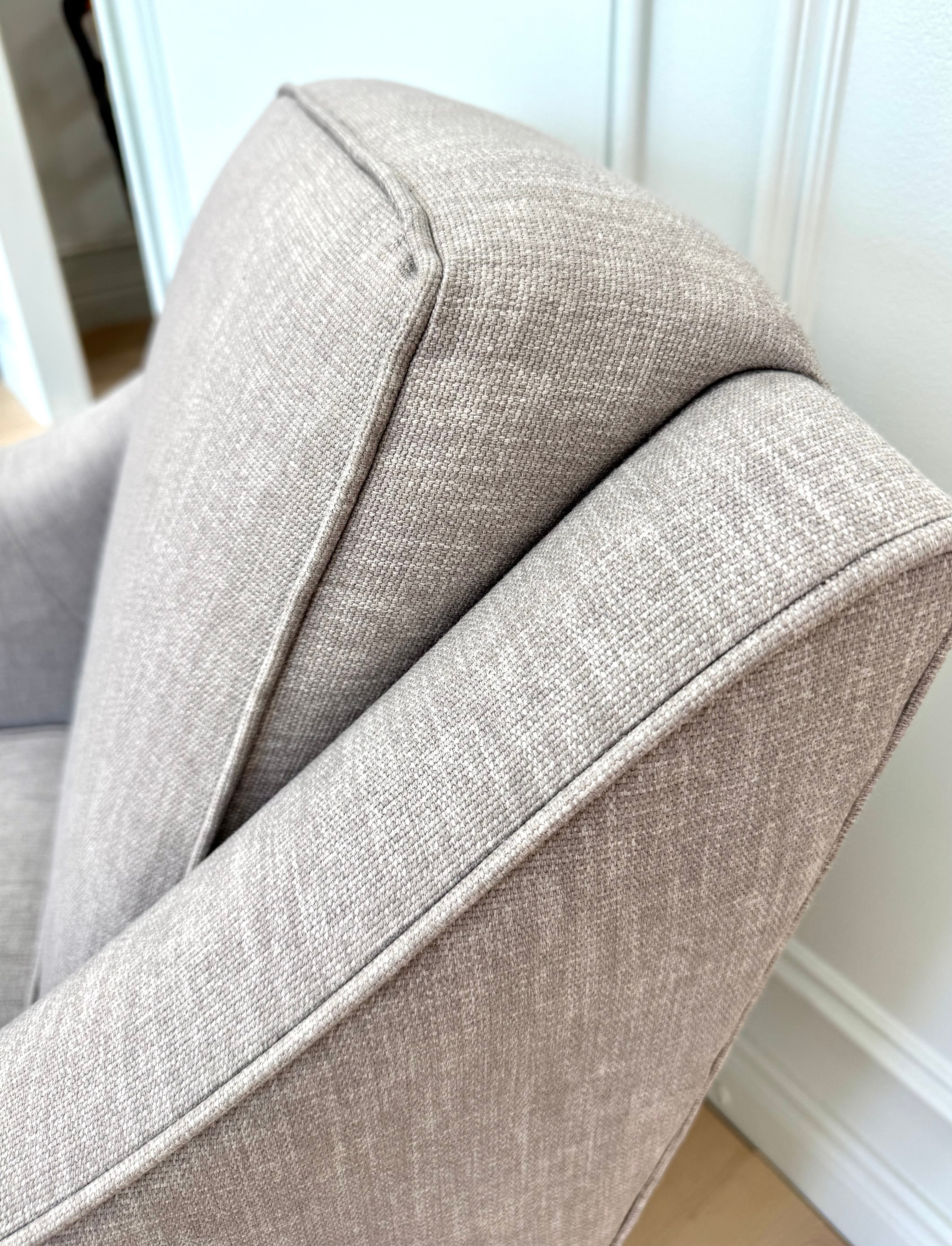 Gray Slope-arm Chair