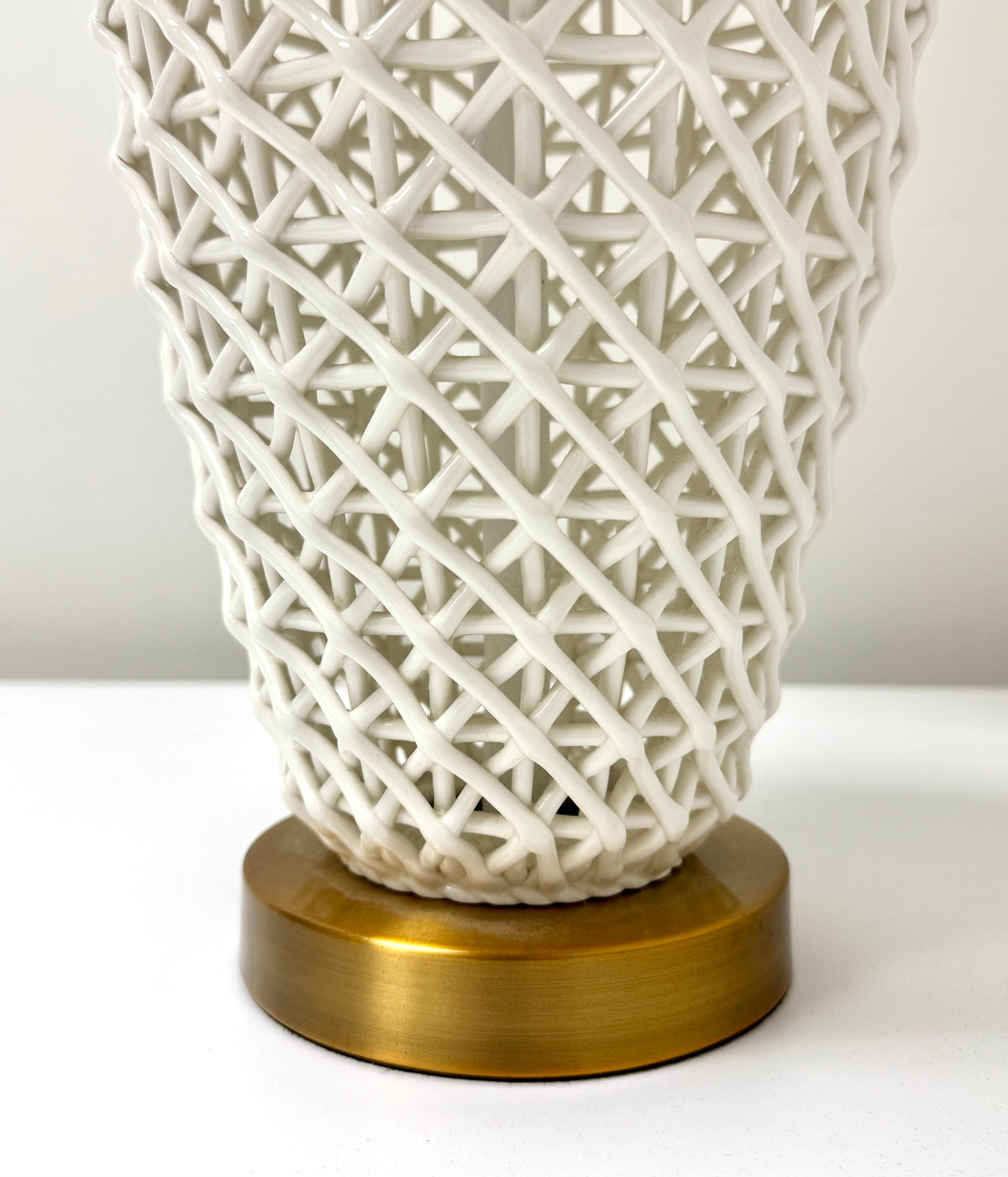 White Woven Ceramic Lamp