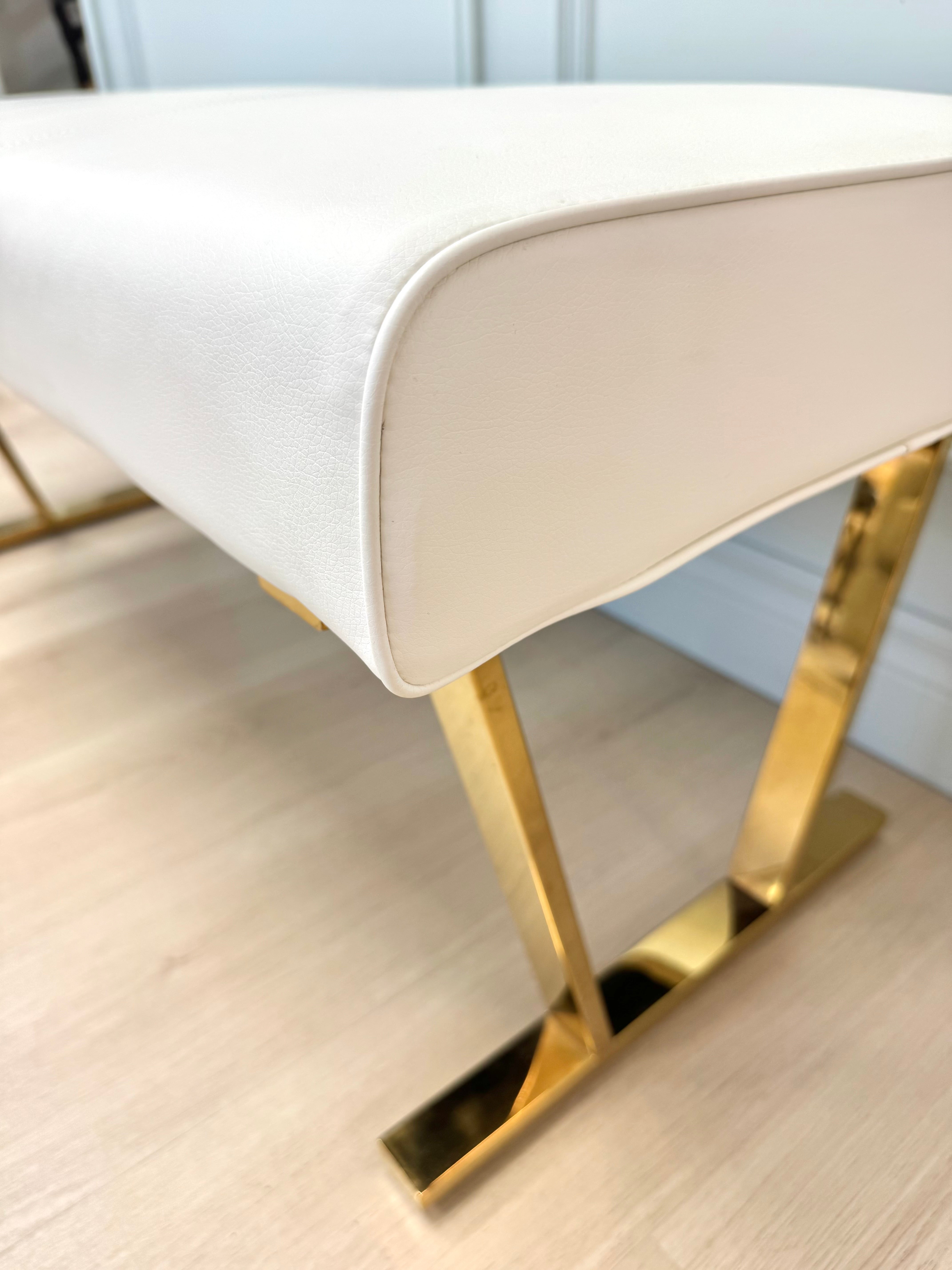 SUNPAN Snow White Faux Leather Bench