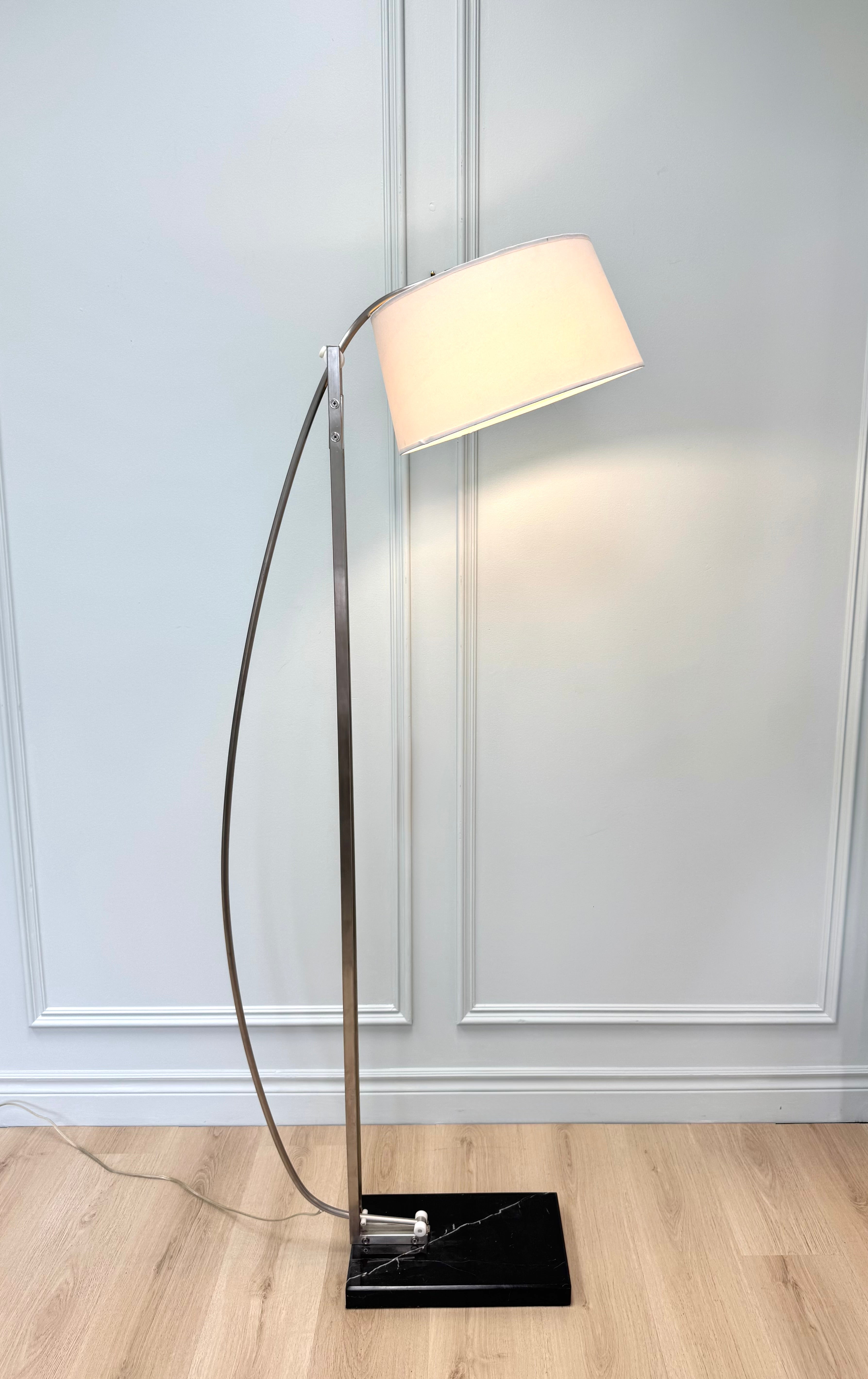 Curva Floor Lamp