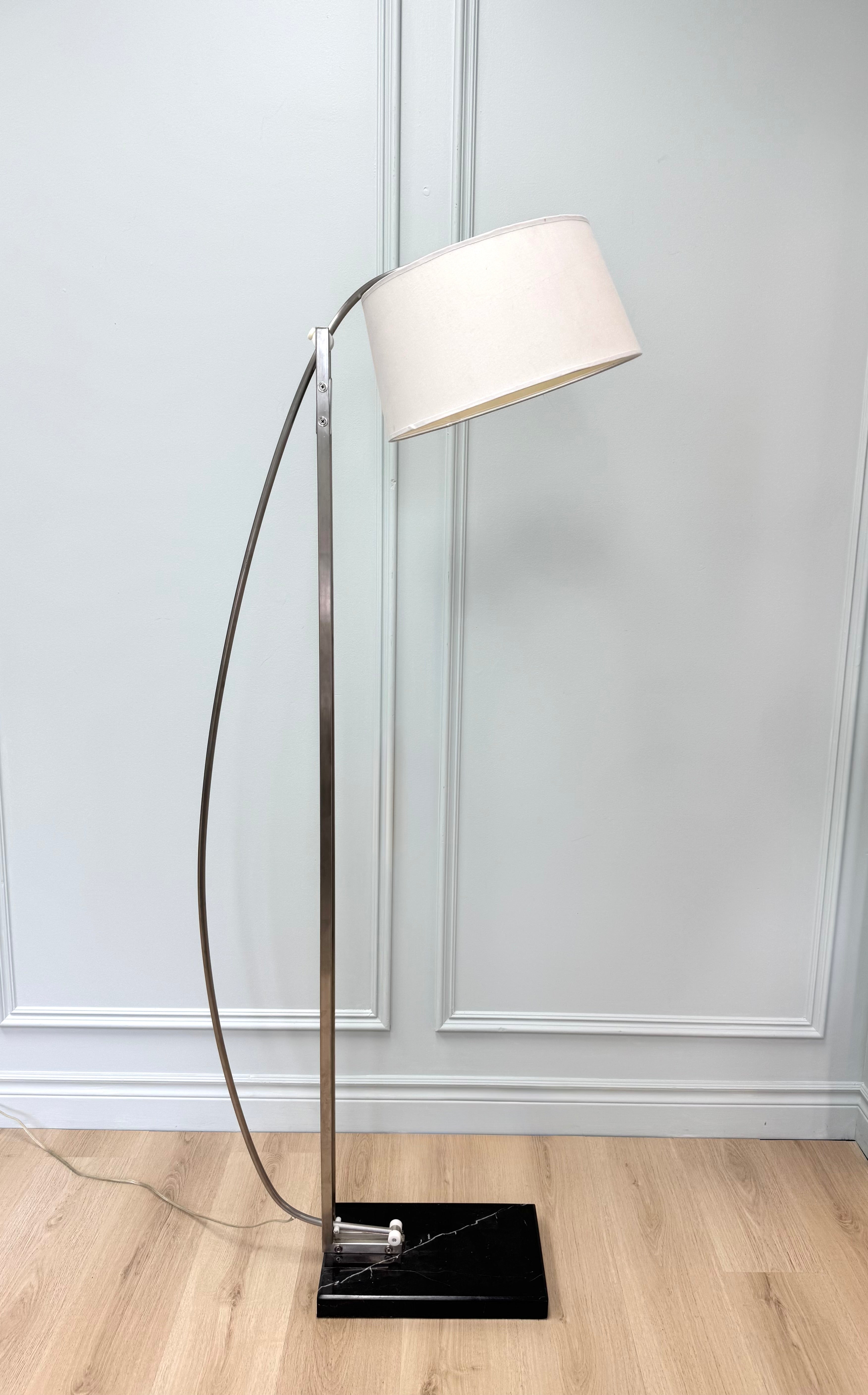 Curva Floor Lamp