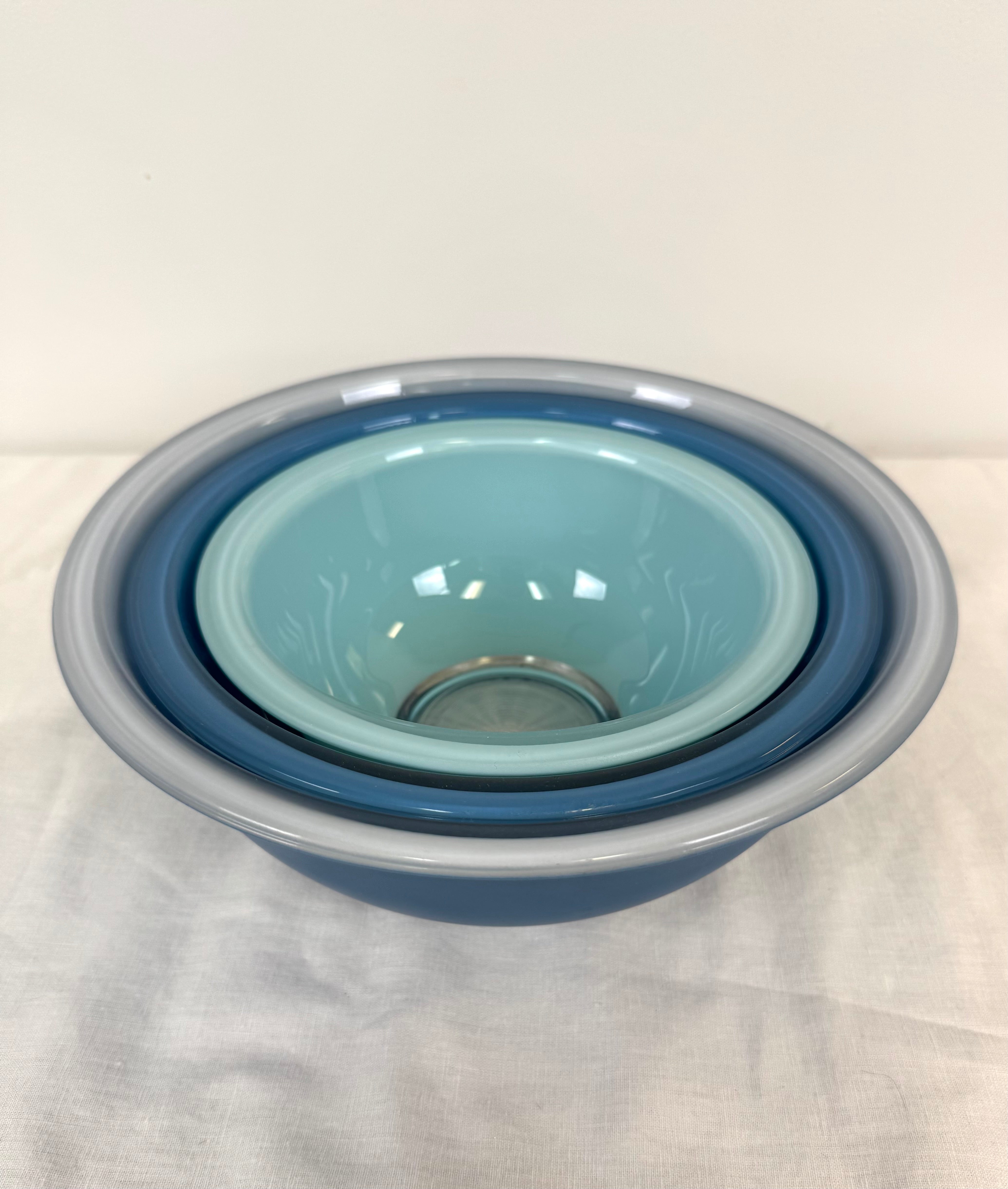 Vintage PYREX ‘Moody Blues’ Mixing Bowls Set of 3