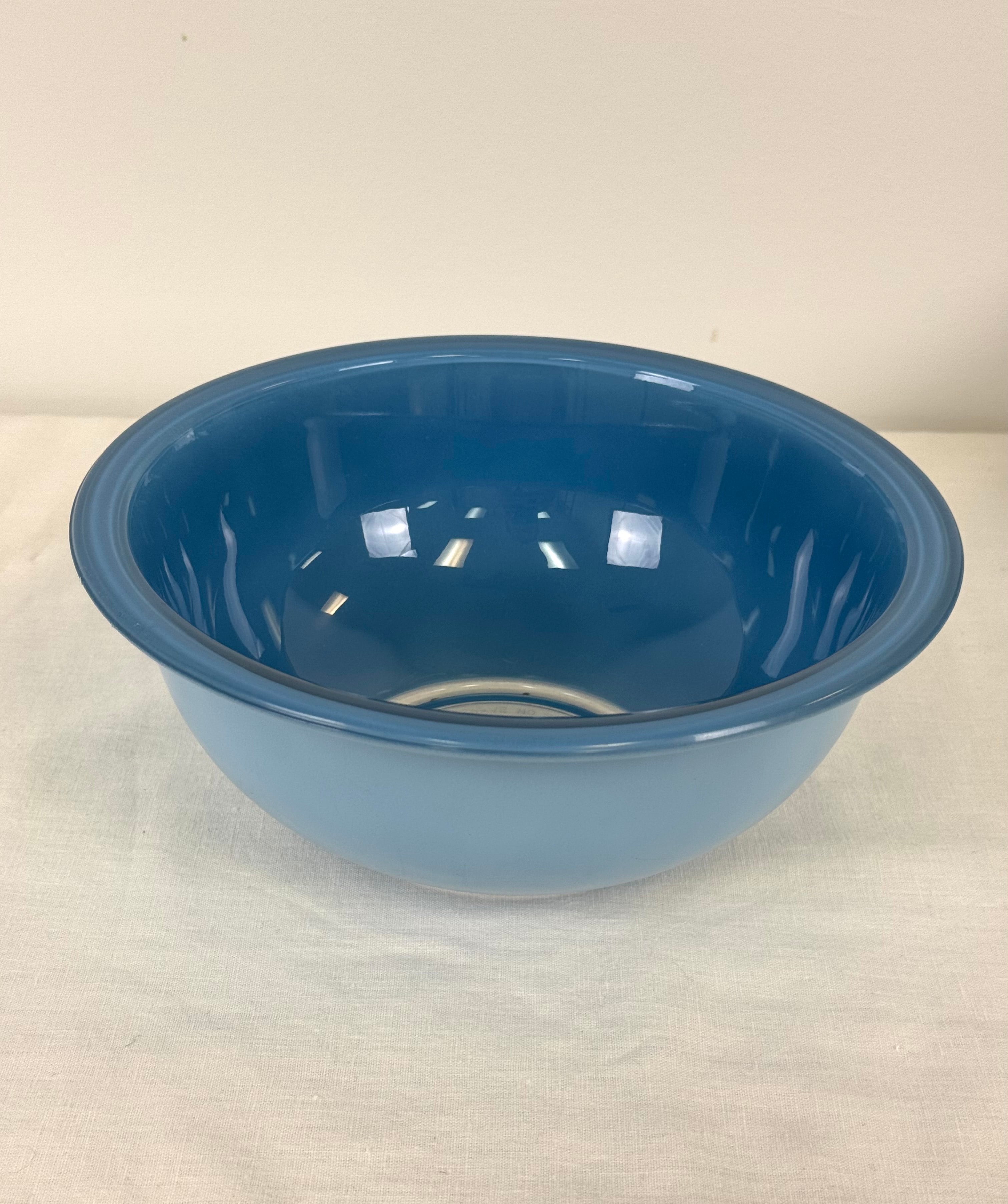 Vintage PYREX ‘Moody Blues’ Mixing Bowls Set of 3