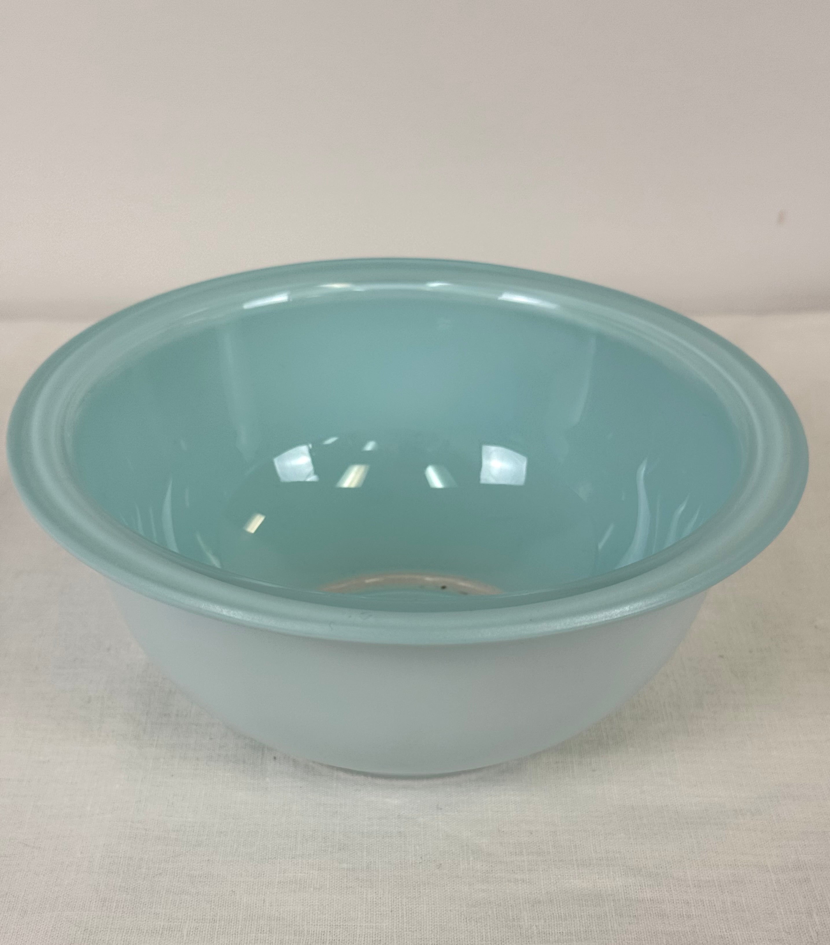 Vintage PYREX ‘Moody Blues’ Mixing Bowls Set of 3