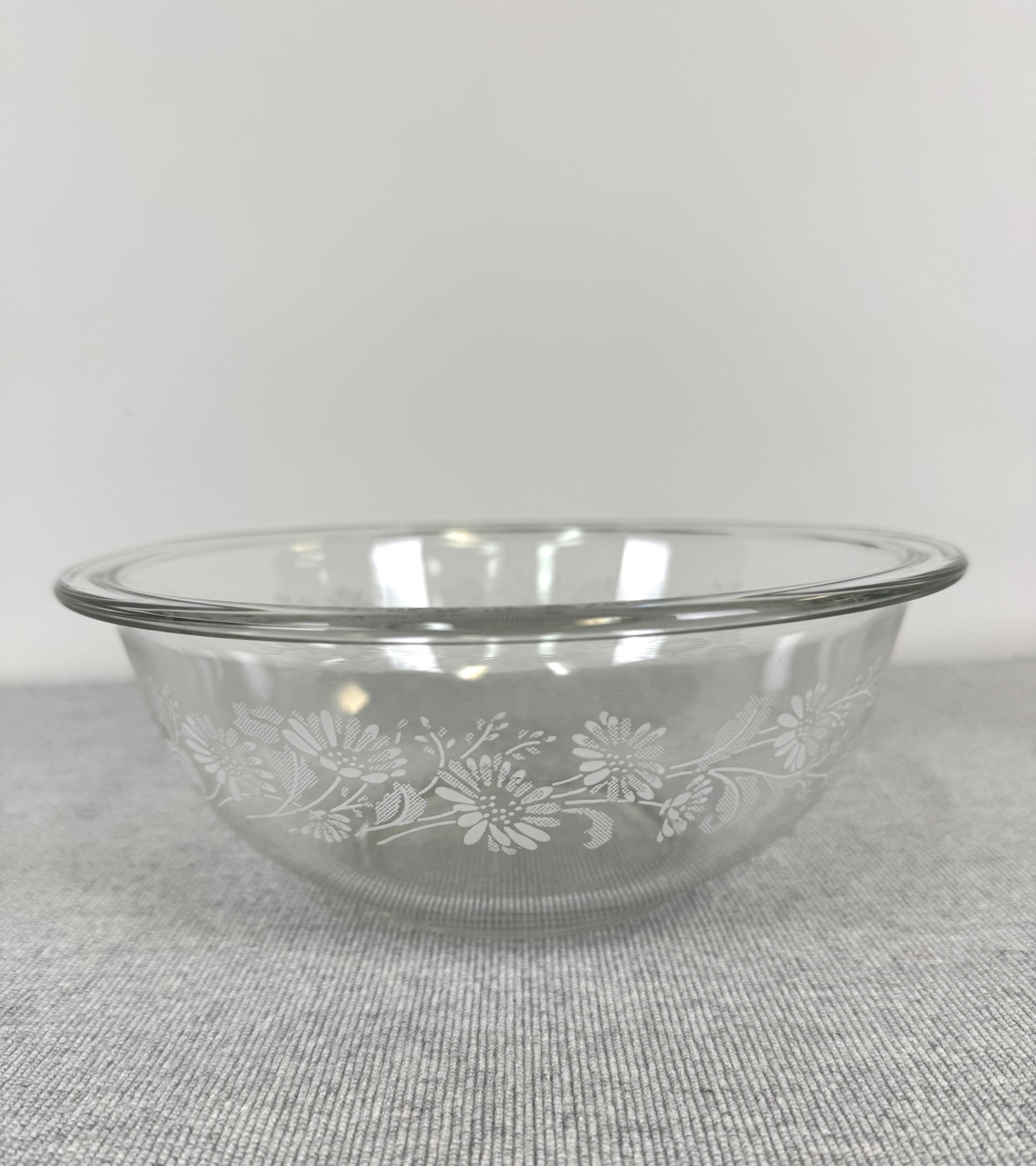 Vintage PYREX 'White Lace' Mixing Bowls Set of 3