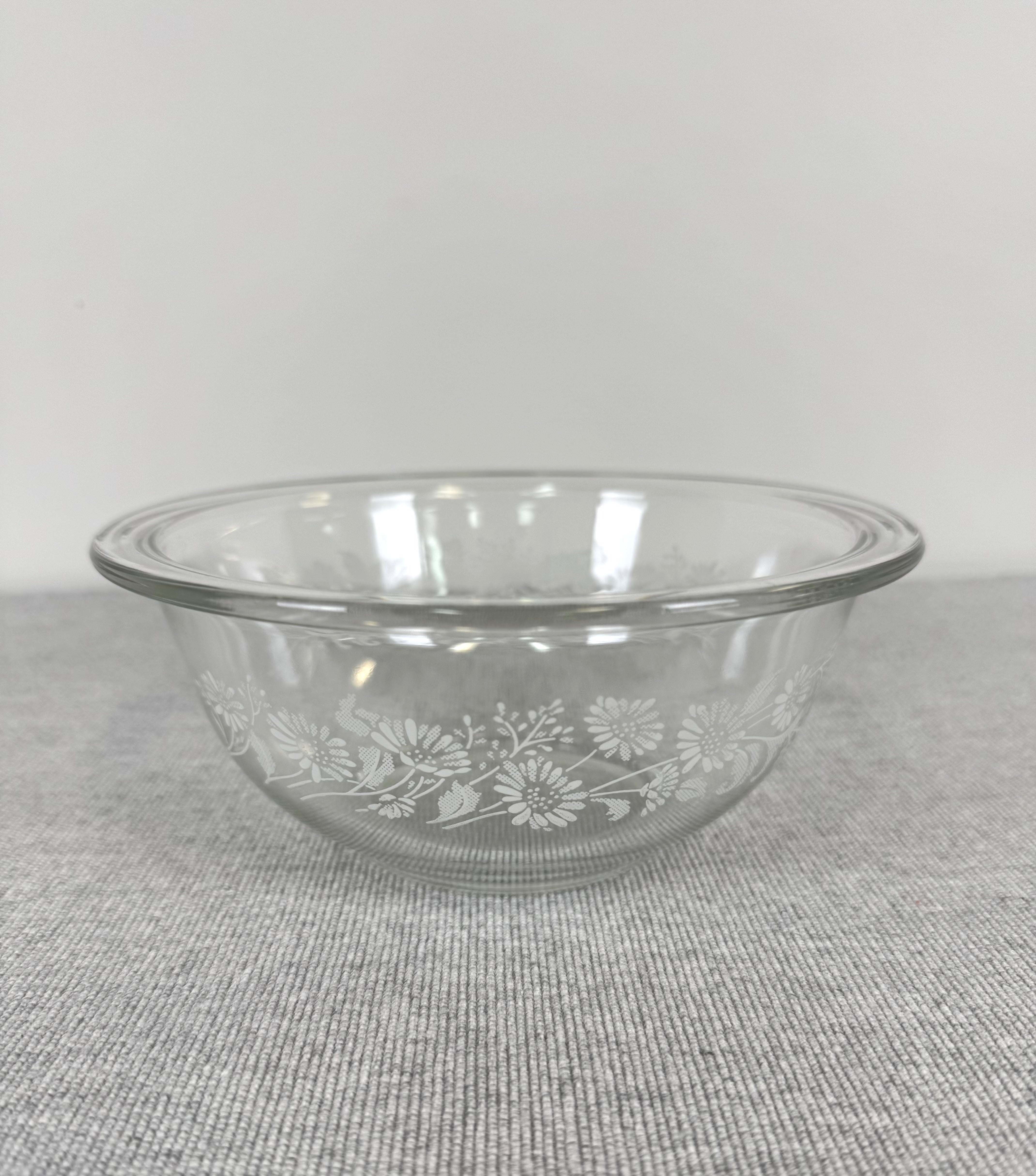 Vintage PYREX 'White Lace' Mixing Bowls Set of 3