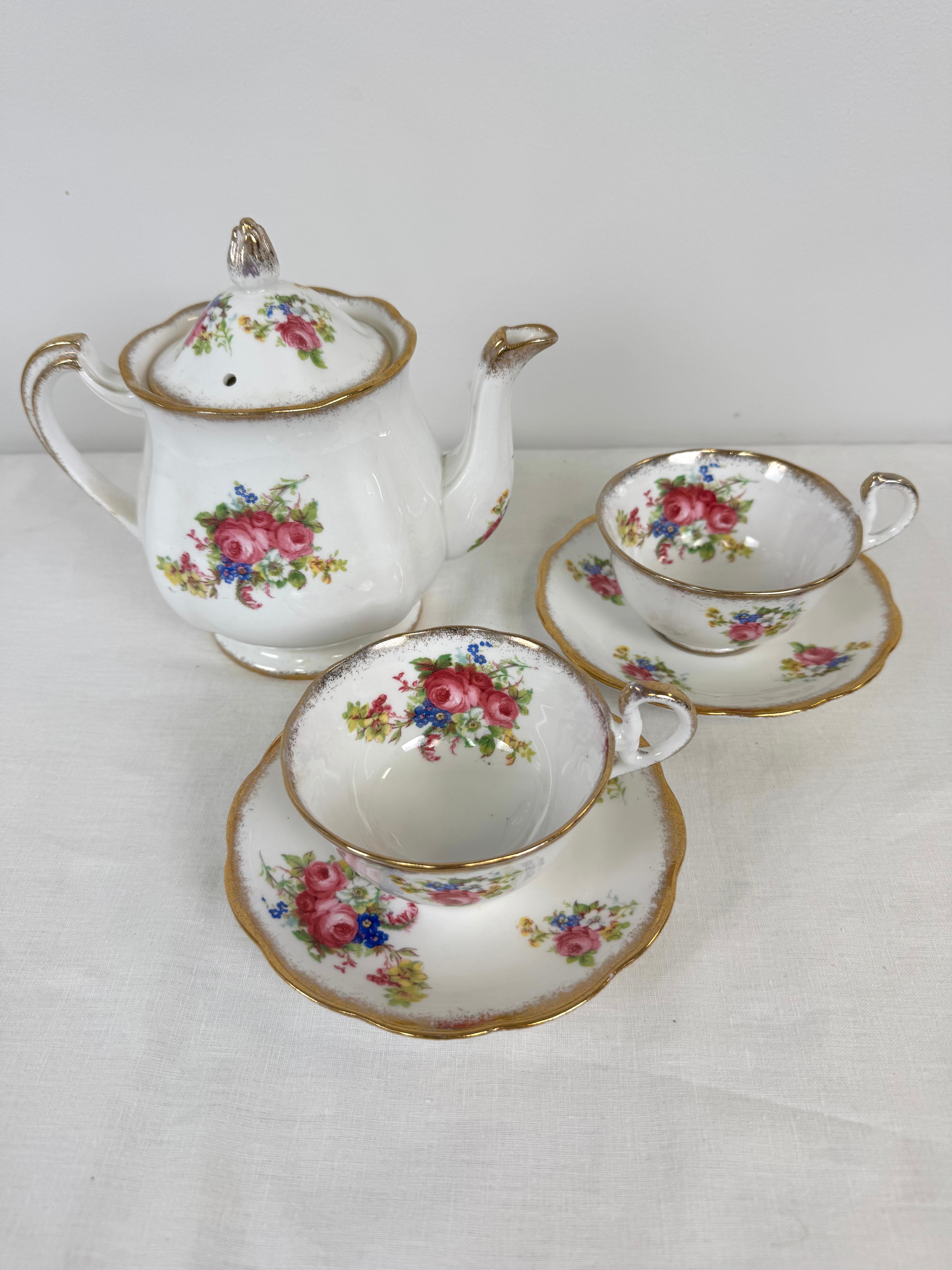 ROYAL STANDARD 'Rose Bouquet' Tea Set