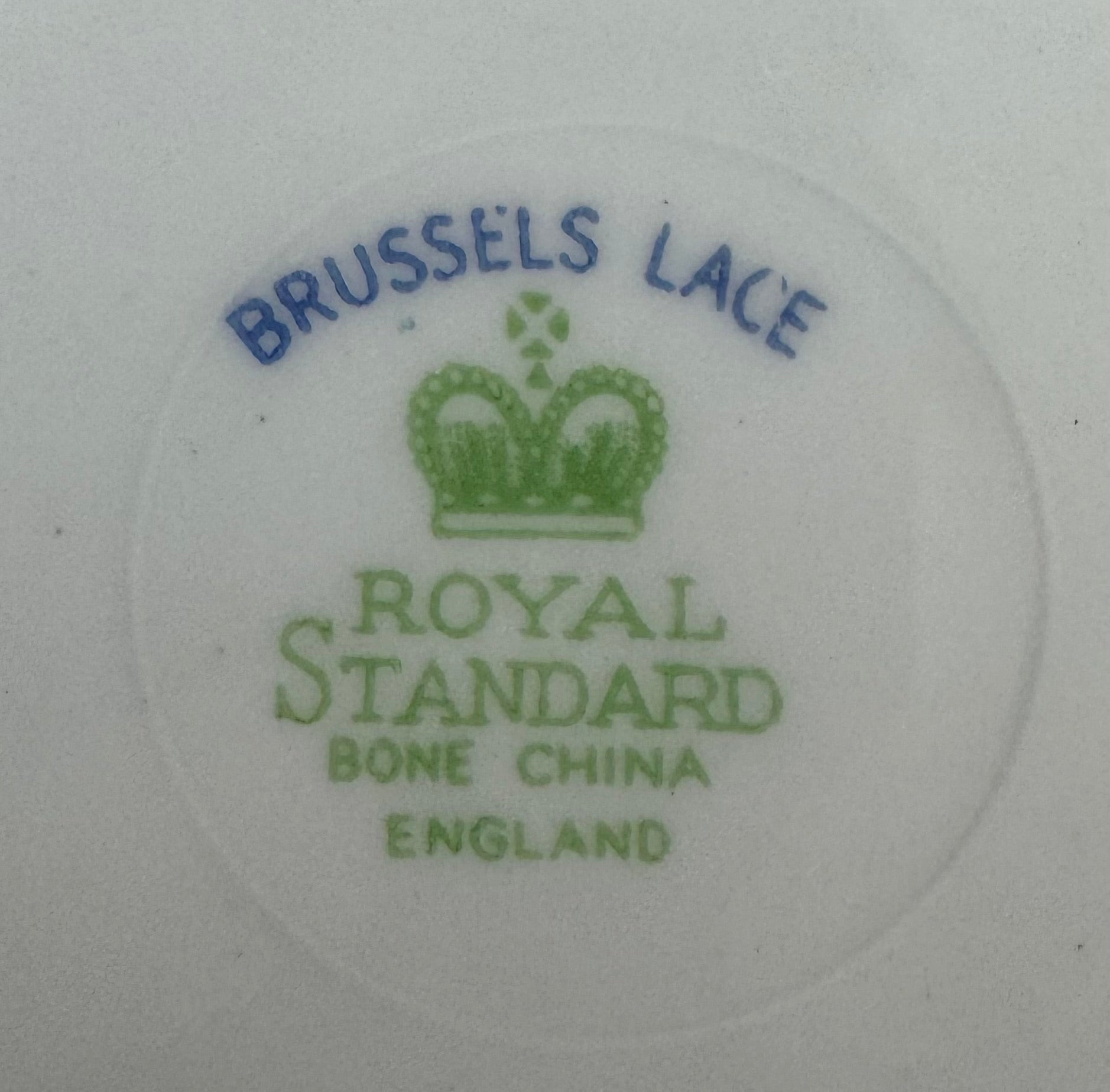 ROYAL STANDARD 'Brussels Lace' Set