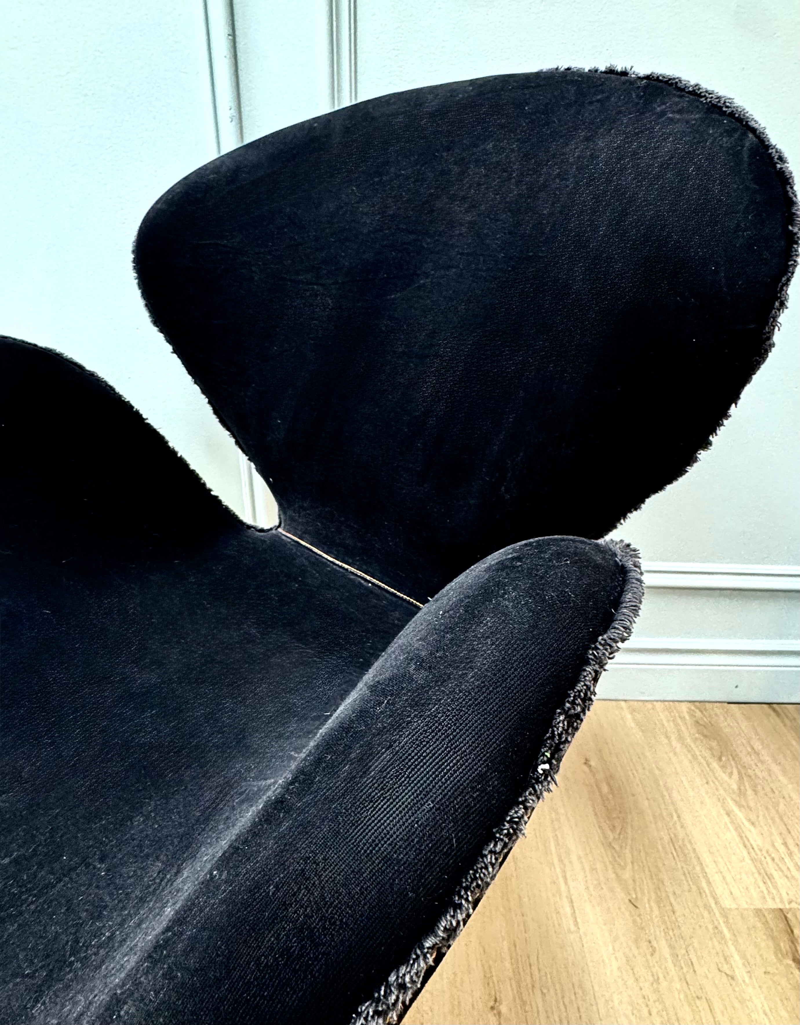 Black Canvas Swan Chair