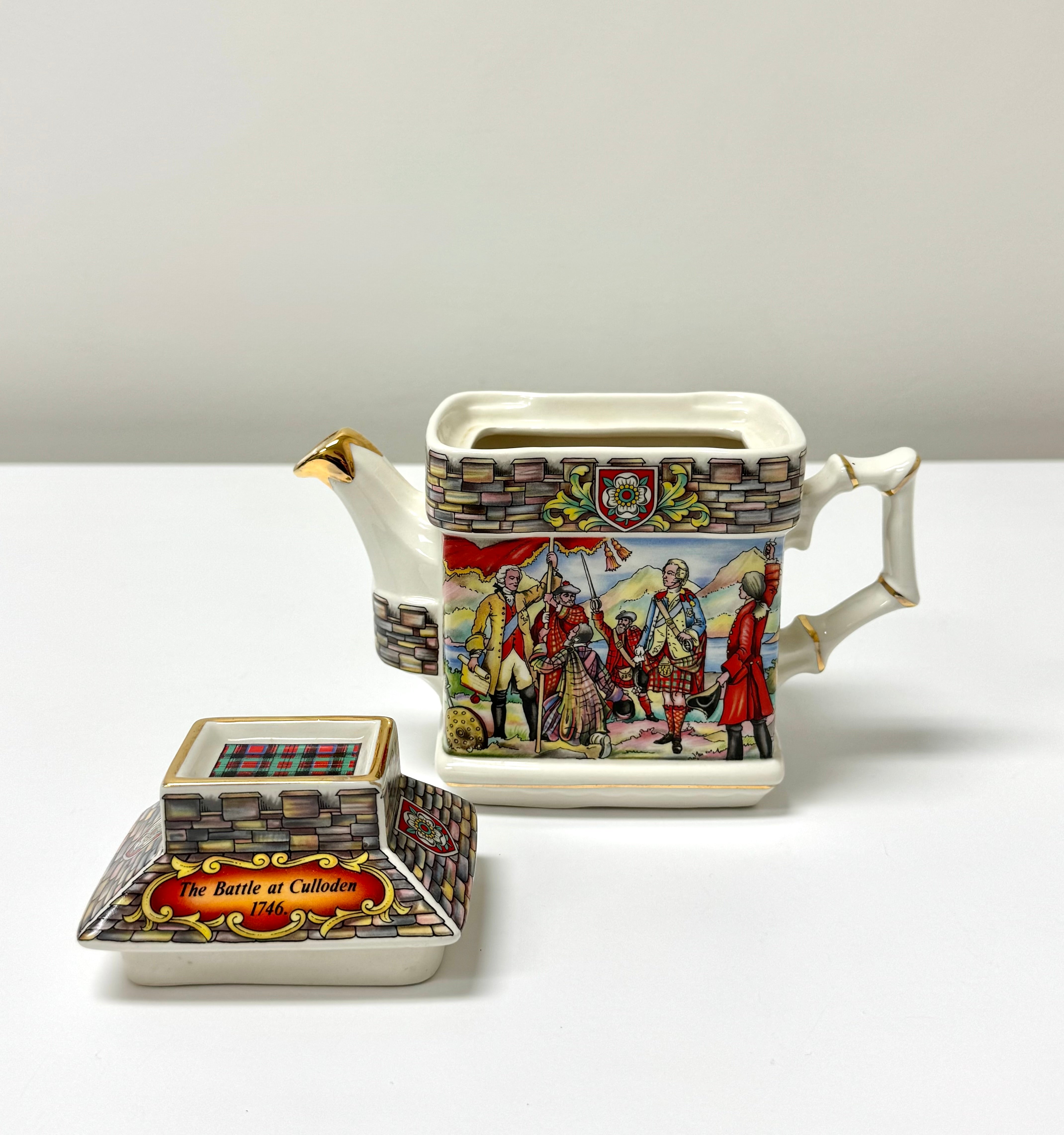 Vintage SADLER 'The Battle at Culloden 1746' Teapot
